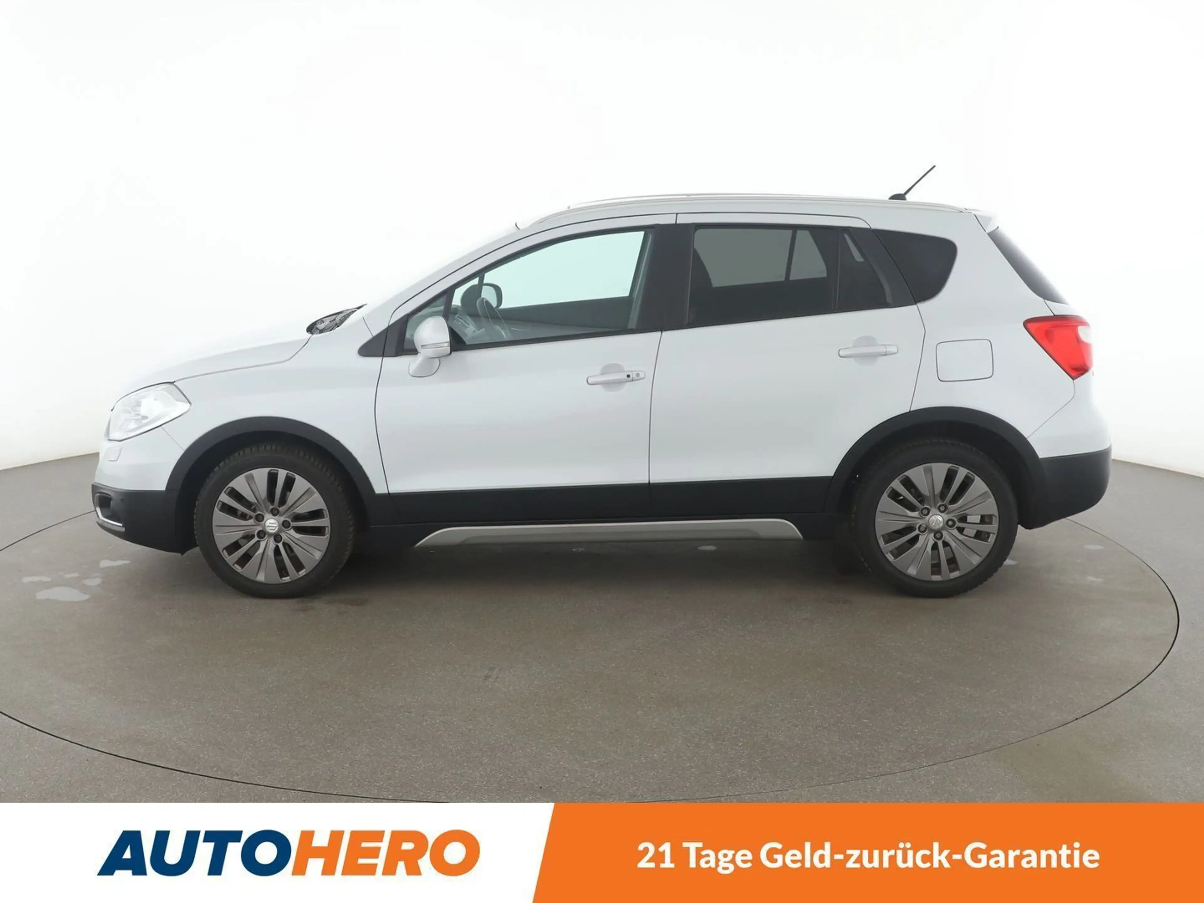 Suzuki SX4 1.6 Comfort Aut.*NAVI*TEMPO*PDC*SHZ*PANO* — photo 3