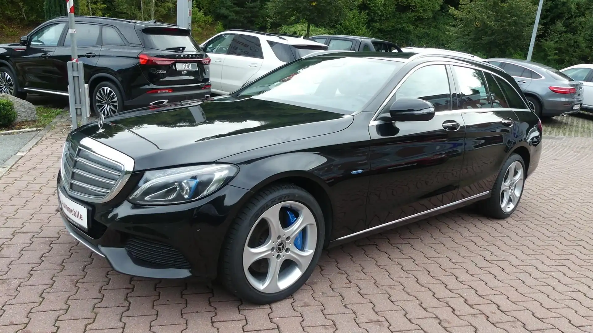 Mercedes-Benz C 350 C350e*T*Leder*ACC*LED*Kam*Pano Noir - 1
