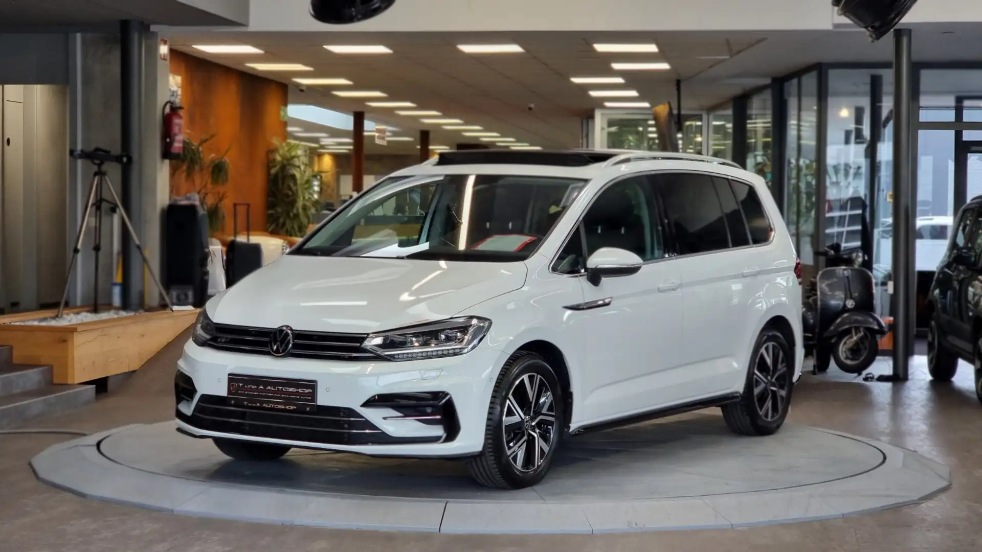 Volkswagen Touran 2.0 TDI R-Line DSG *1-Hand*Navi*Digital Tacho* Alb - 1