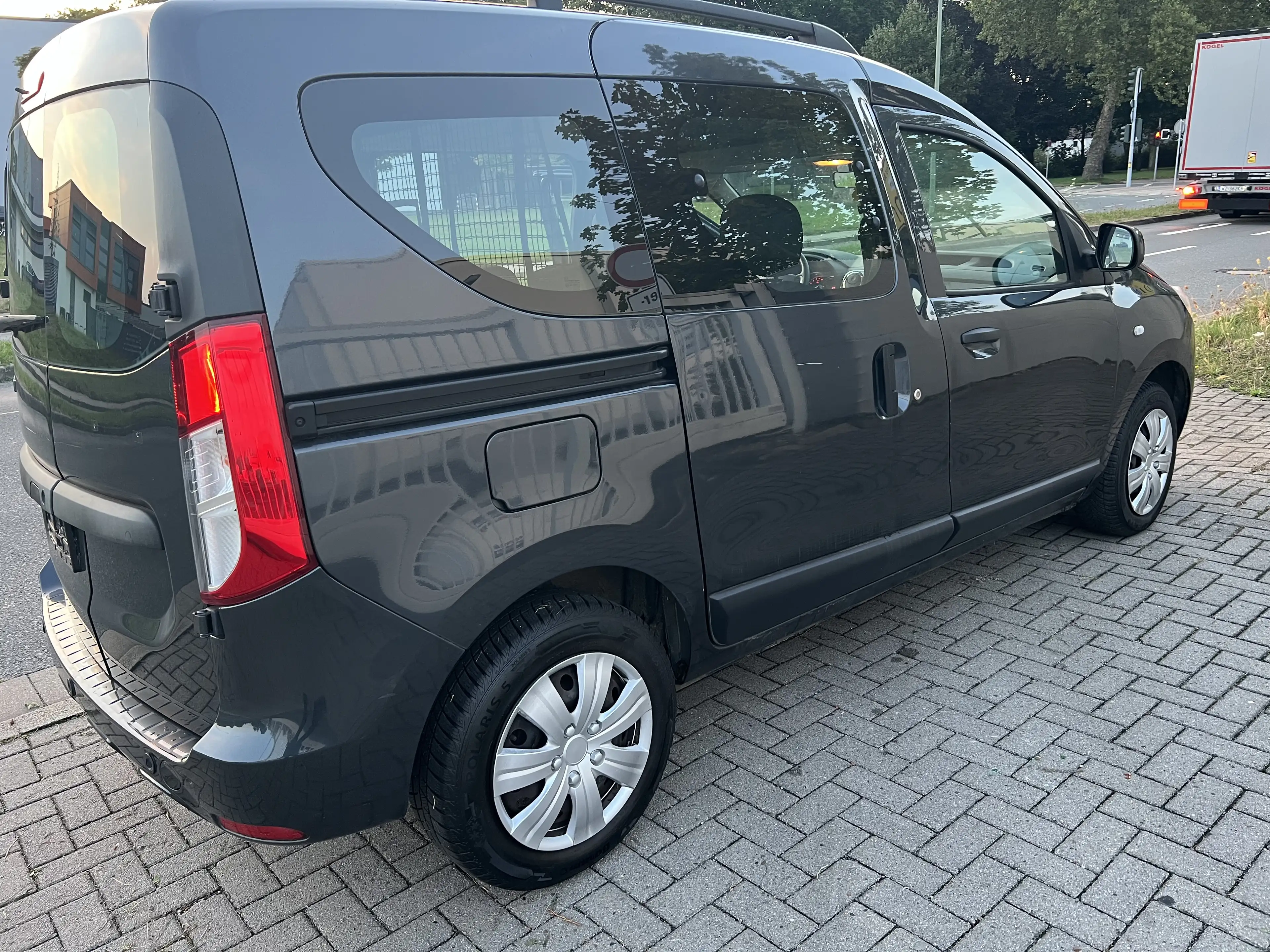 Dacia Dokker Laureate NAVI PDC ALLWETTER 2.Hd Service Tüv Neu — photo 13