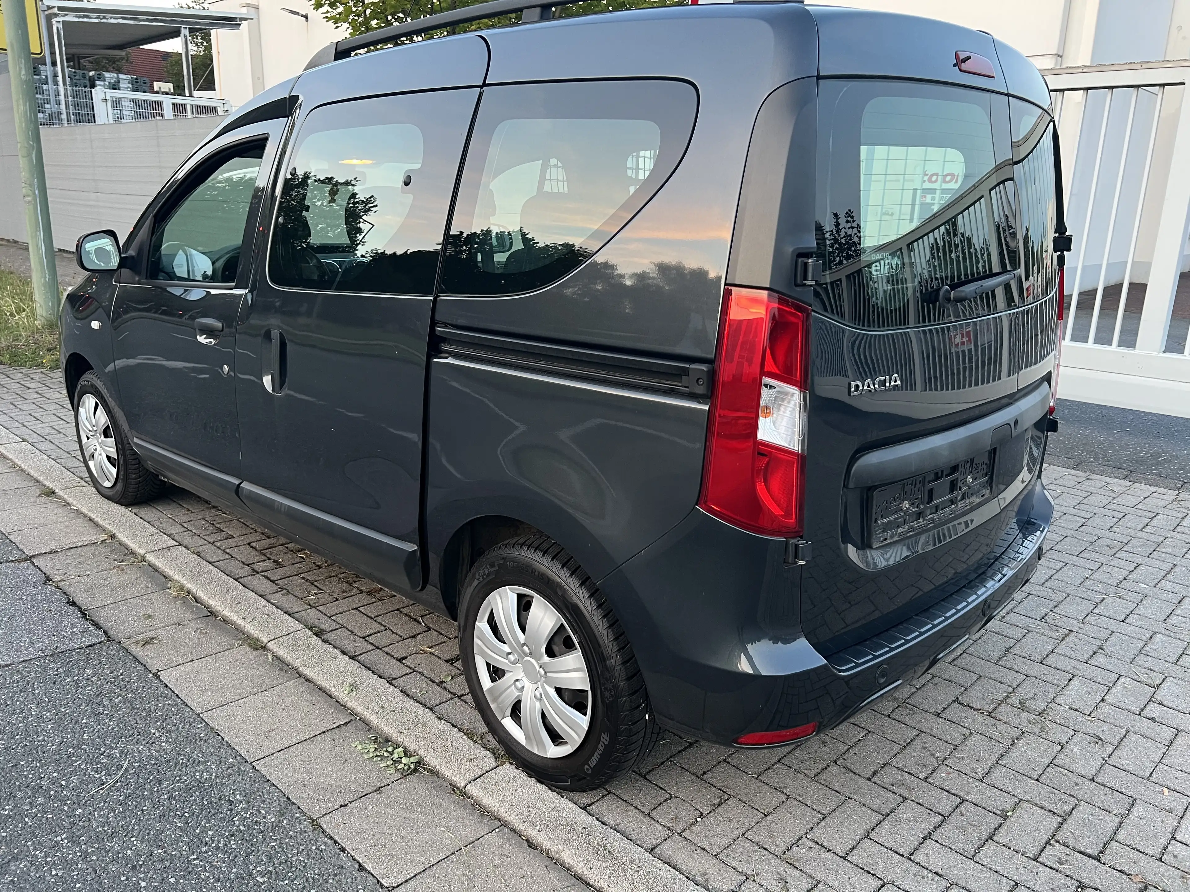 Dacia Dokker Laureate NAVI PDC ALLWETTER 2.Hd Service Tüv Neu — photo 6
