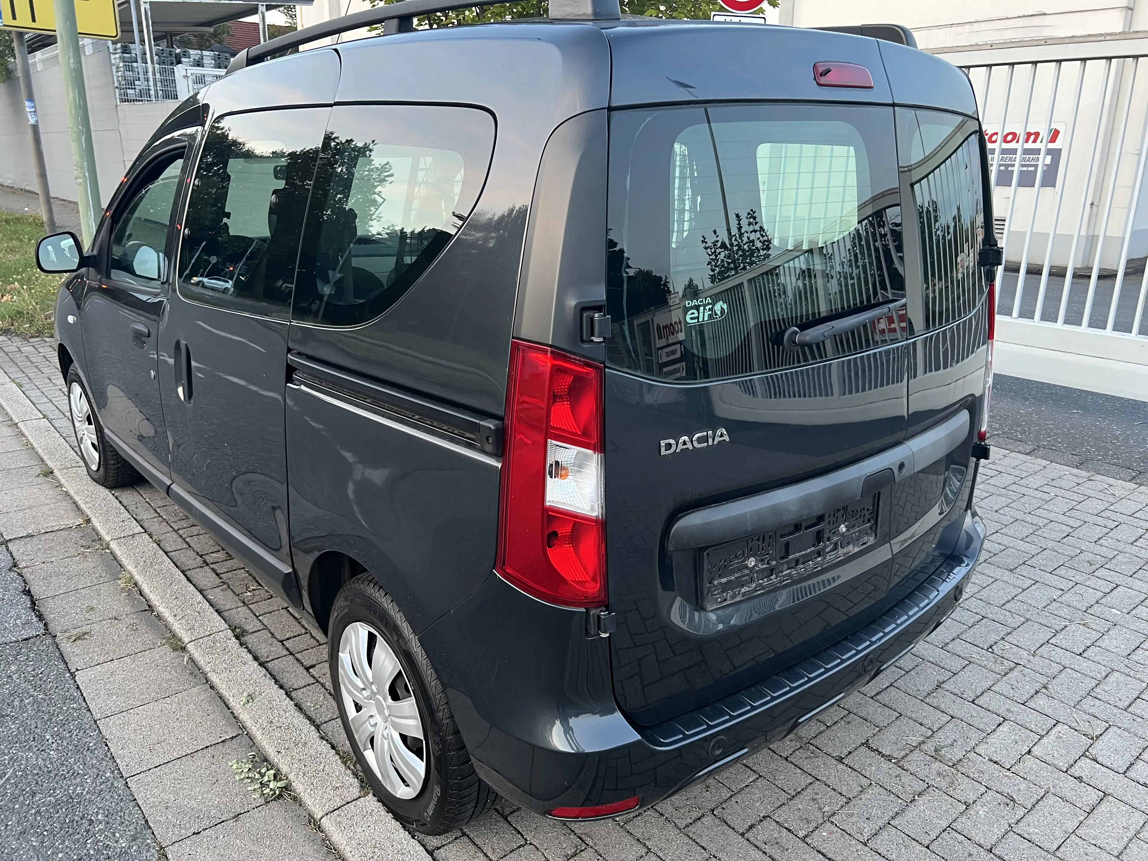Dacia Dokker Laureate NAVI PDC ALLWETTER 2.Hd Service Tüv Neu — photo 4