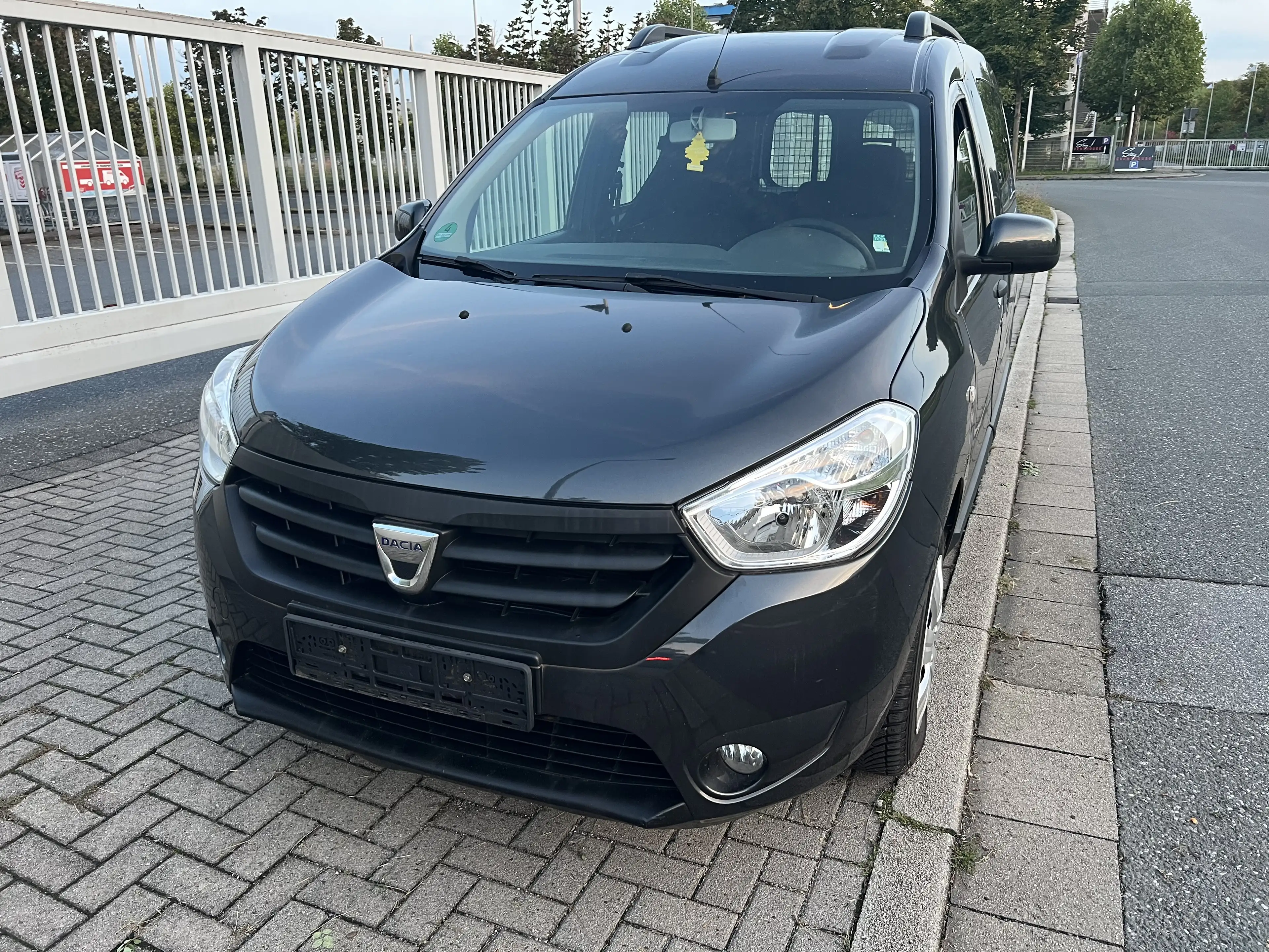 Dacia Dokker Laureate NAVI PDC ALLWETTER 2.Hd Service Tüv Neu — photo 9