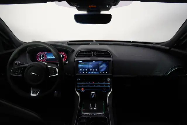 Jaguar XE SV Project 8 Ansicht 18