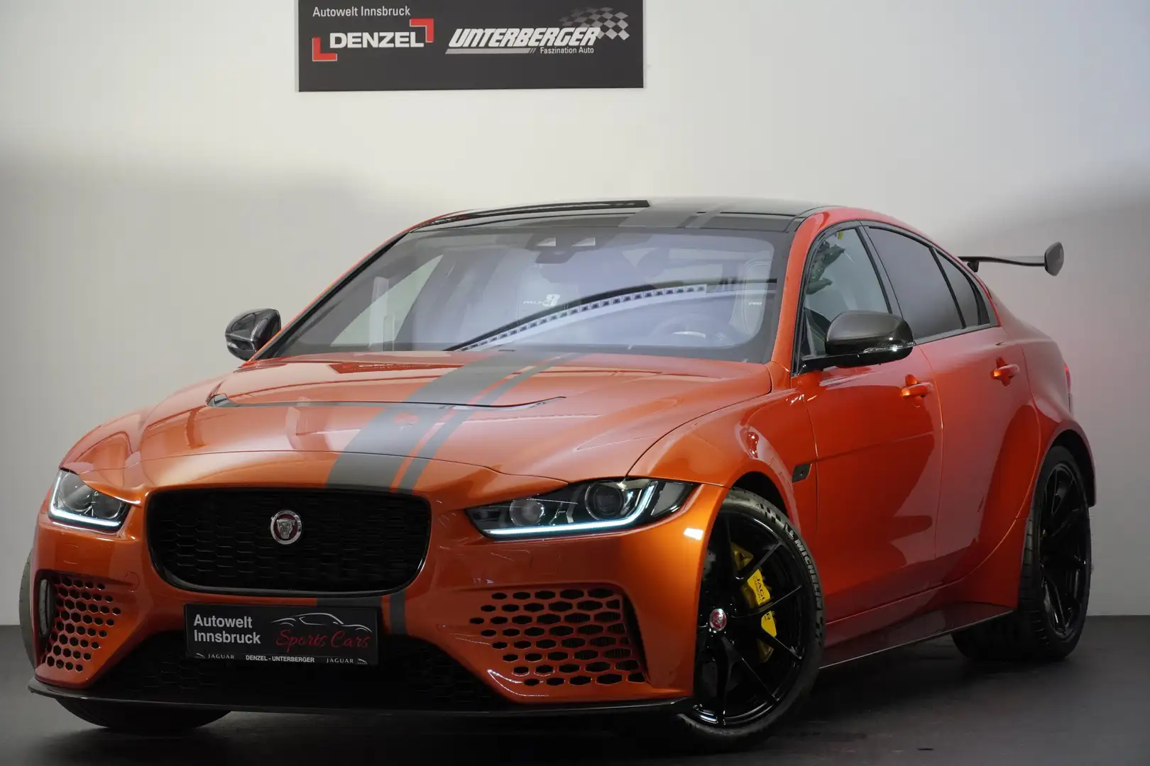 Jaguar XE SV Project 8 Orange - 1