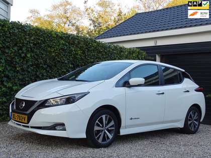 Nissan Leaf Acenta 40 kWh | €2000,- subsidie | Stoel- stuurver
