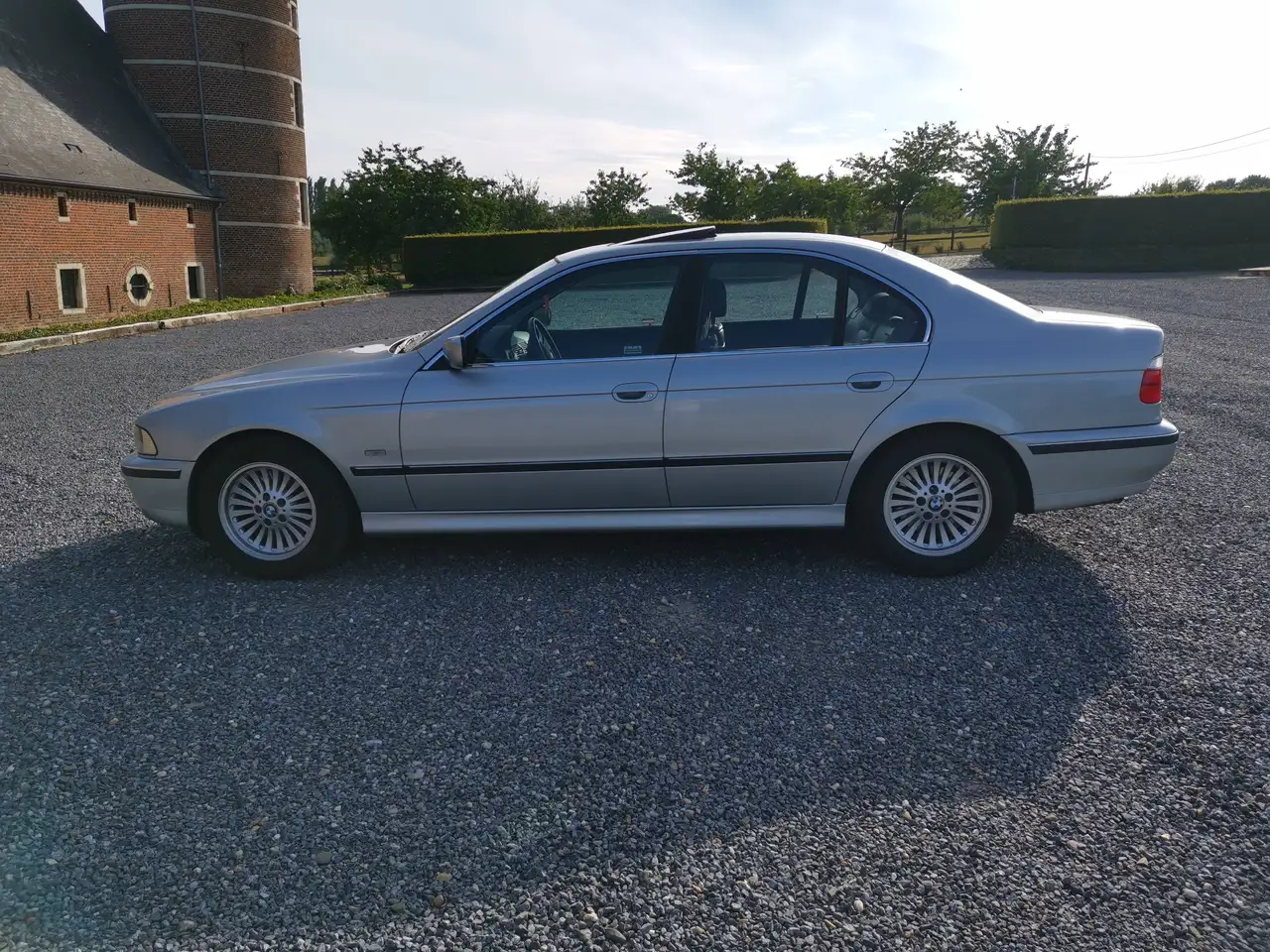 BMW 540i, foto 2