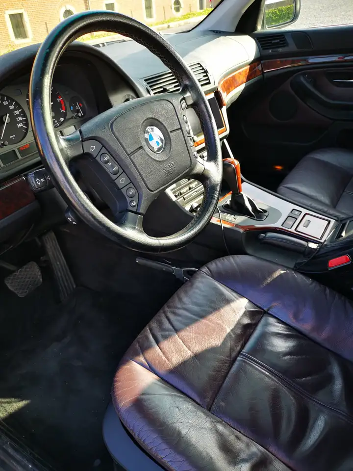 BMW 540i, foto 5