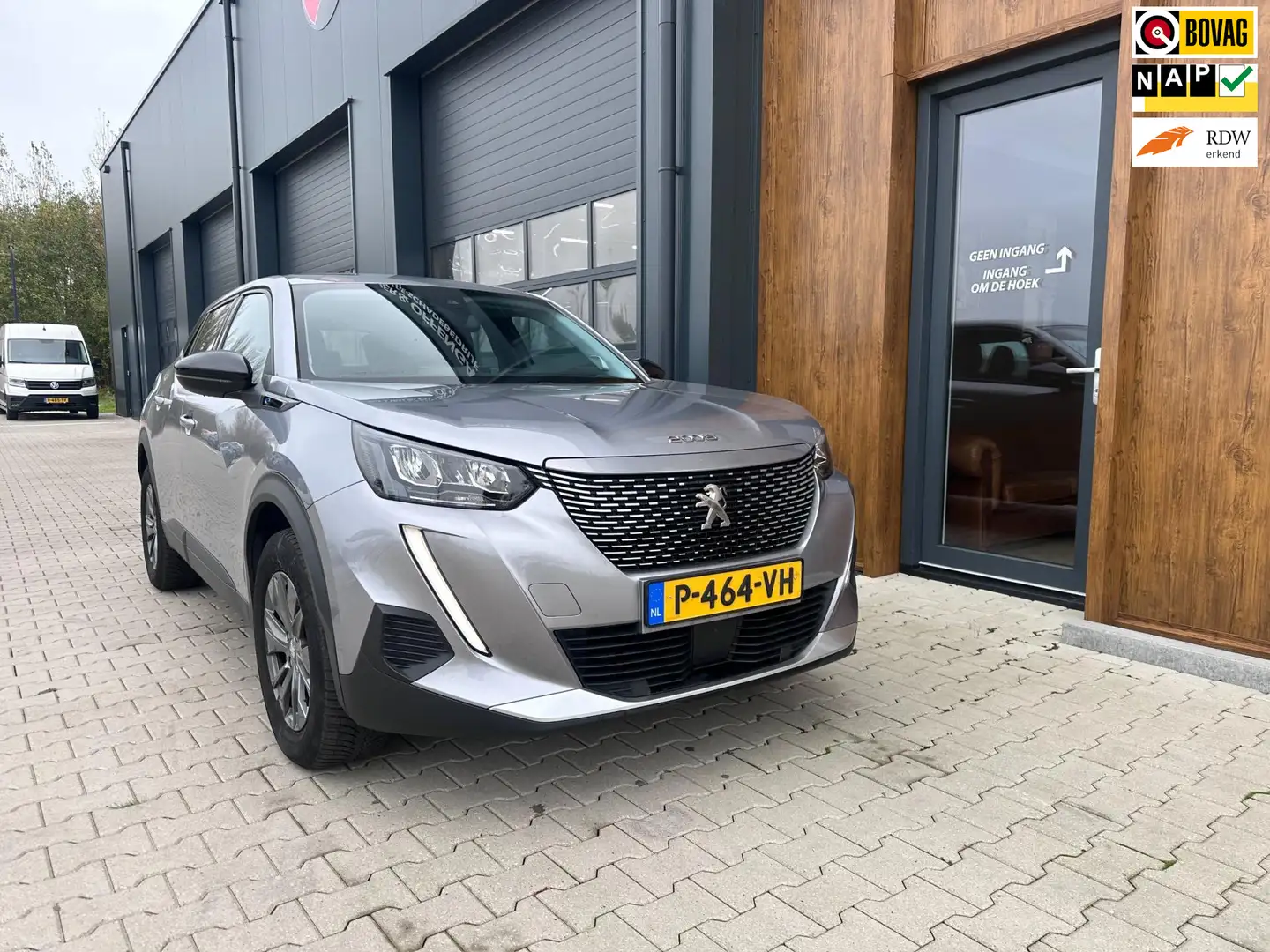 Peugeot e-2008 EV Active Pack 50 kWh 54761 km Grijs - 1
