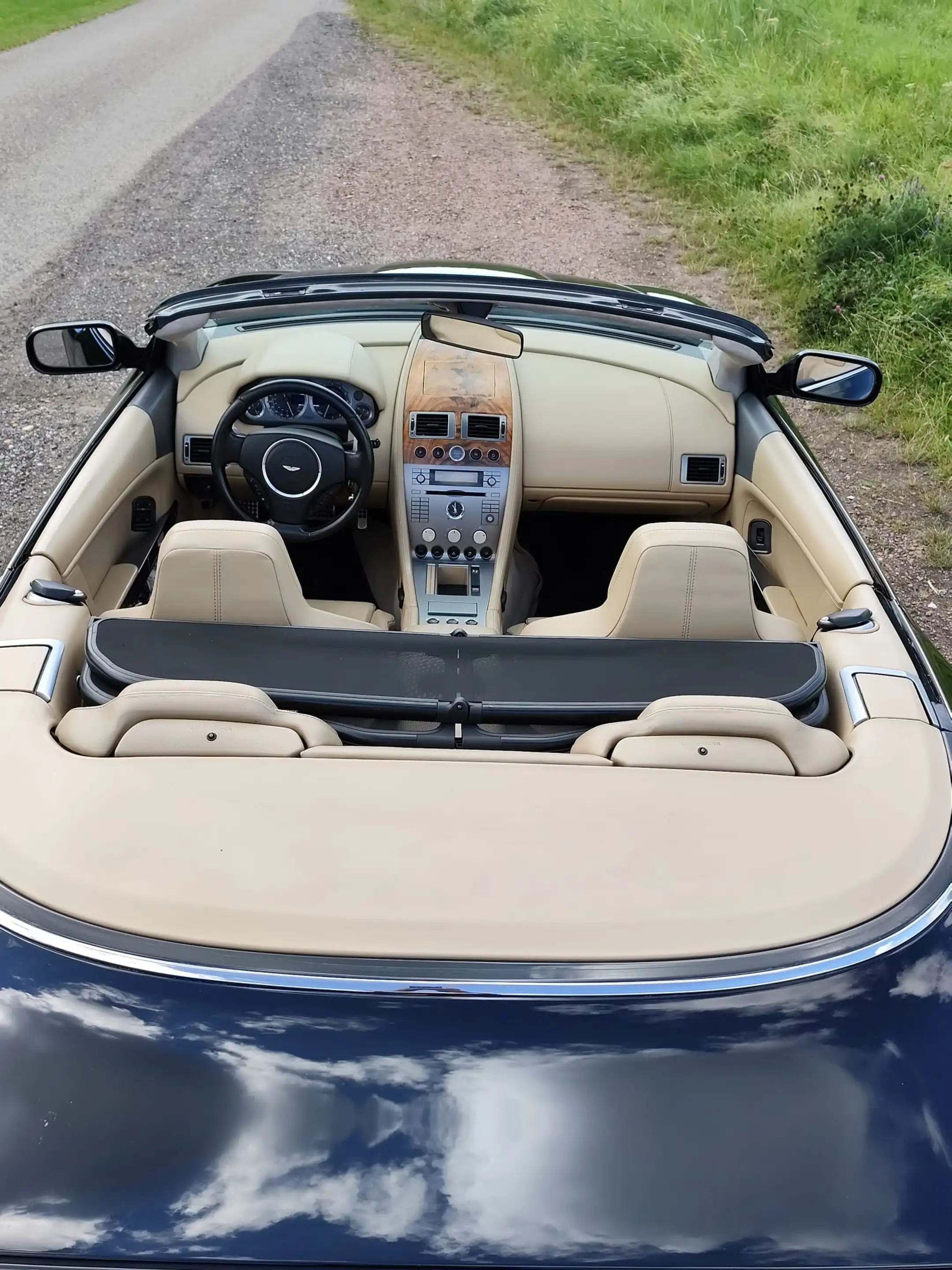 Aston Martin DB 5.9 V12 Touchtronic — photo 13