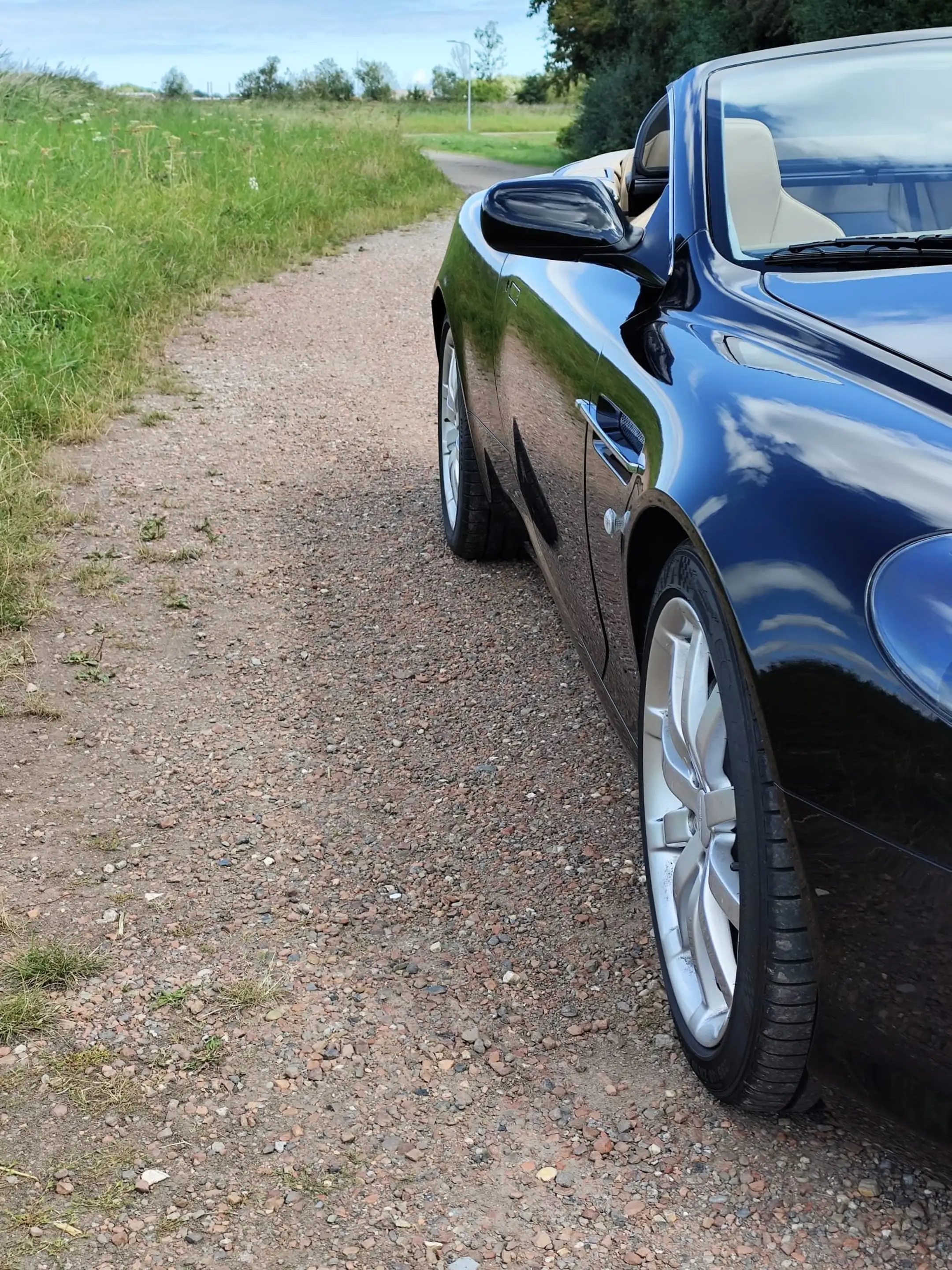 Aston Martin DB 5.9 V12 Touchtronic — photo 10