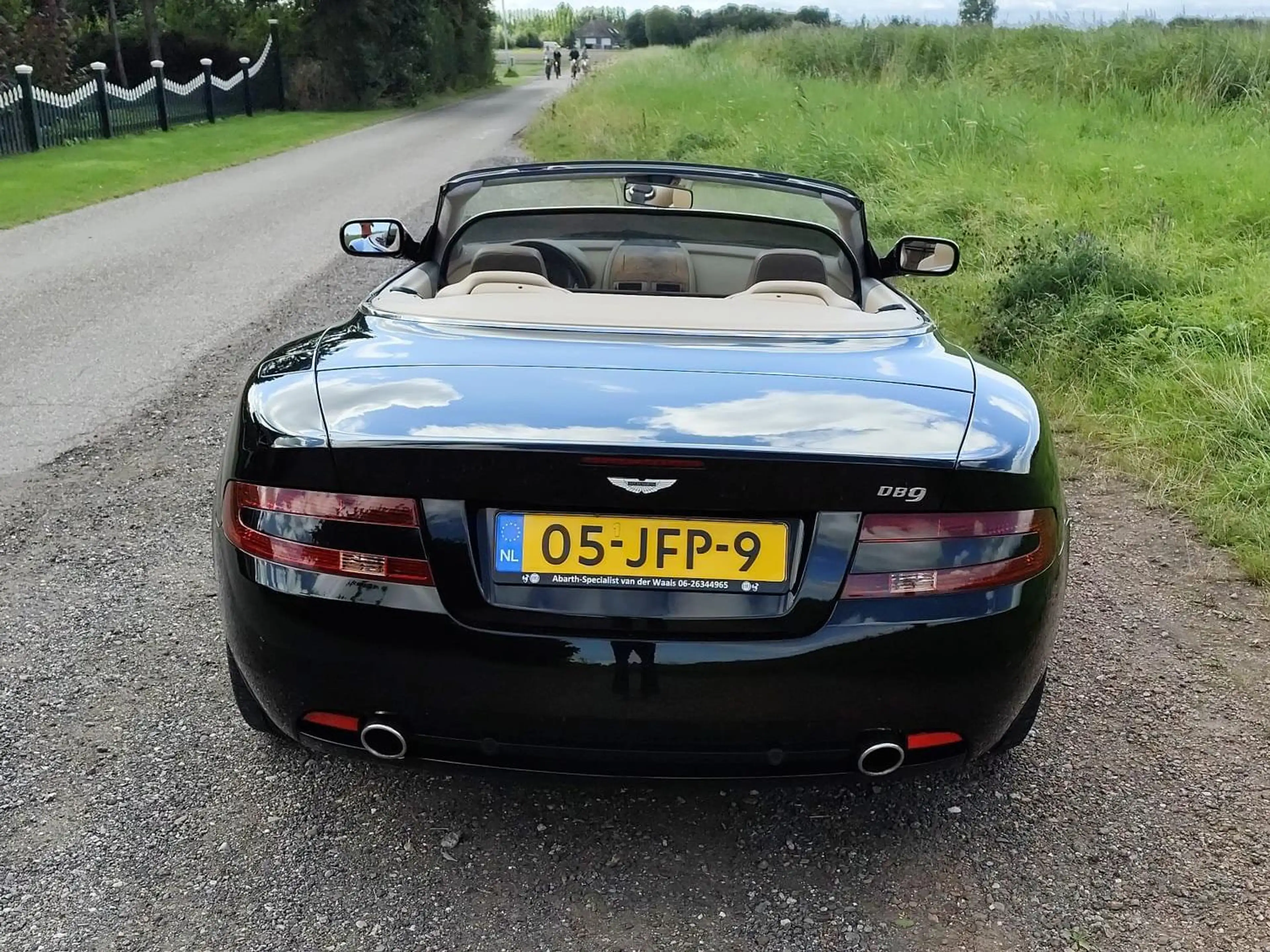 Aston Martin DB 5.9 V12 Touchtronic — photo 8