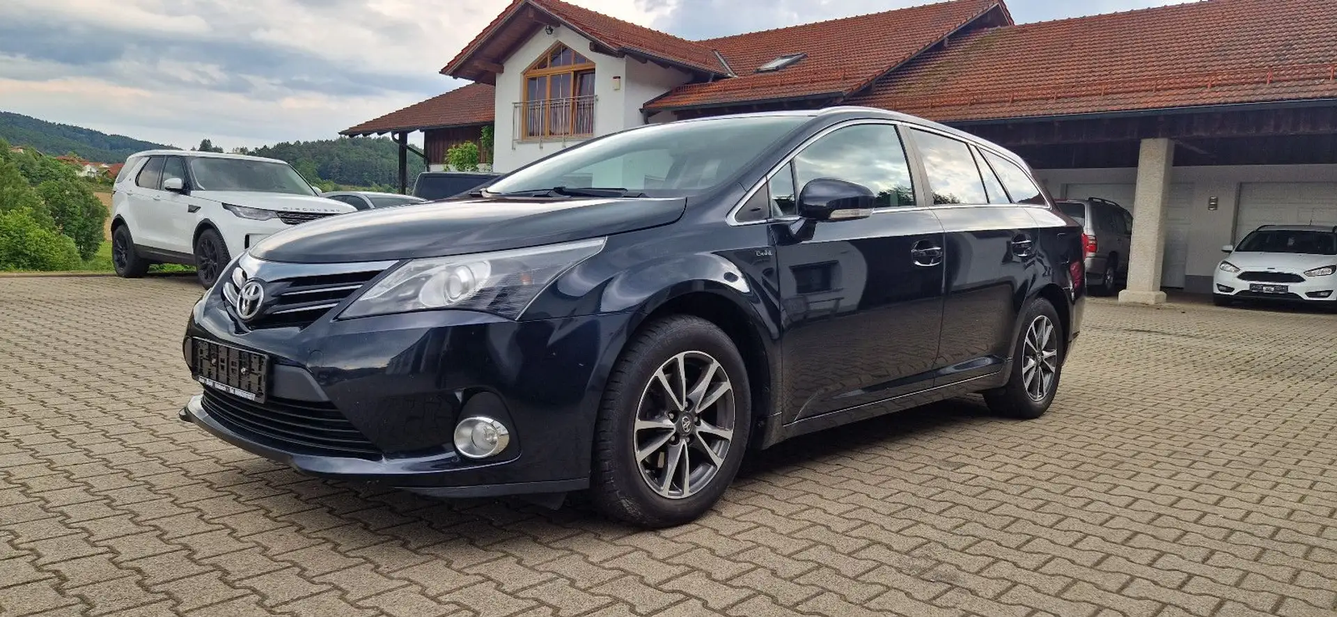 Toyota Avensis Kombi Edition Schwarz - 1