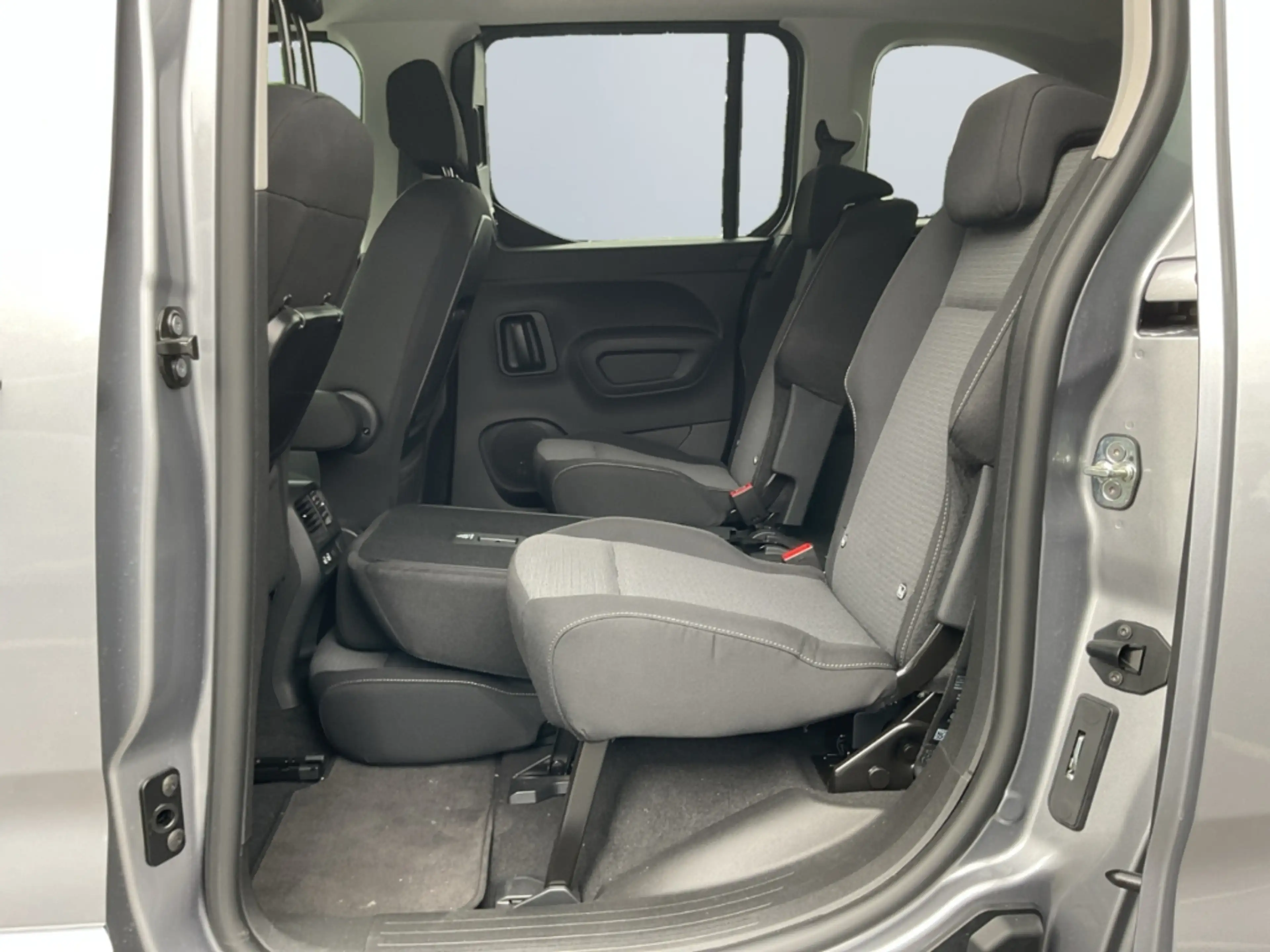 Toyota Proace City Verso BEV 50 kWh ECV 5 Türen - Sitze — photo 15