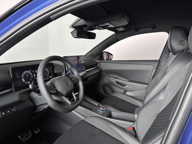 Volkswagen T-Roc R-Line 1.5 eTSI 150 DSG — photo 5