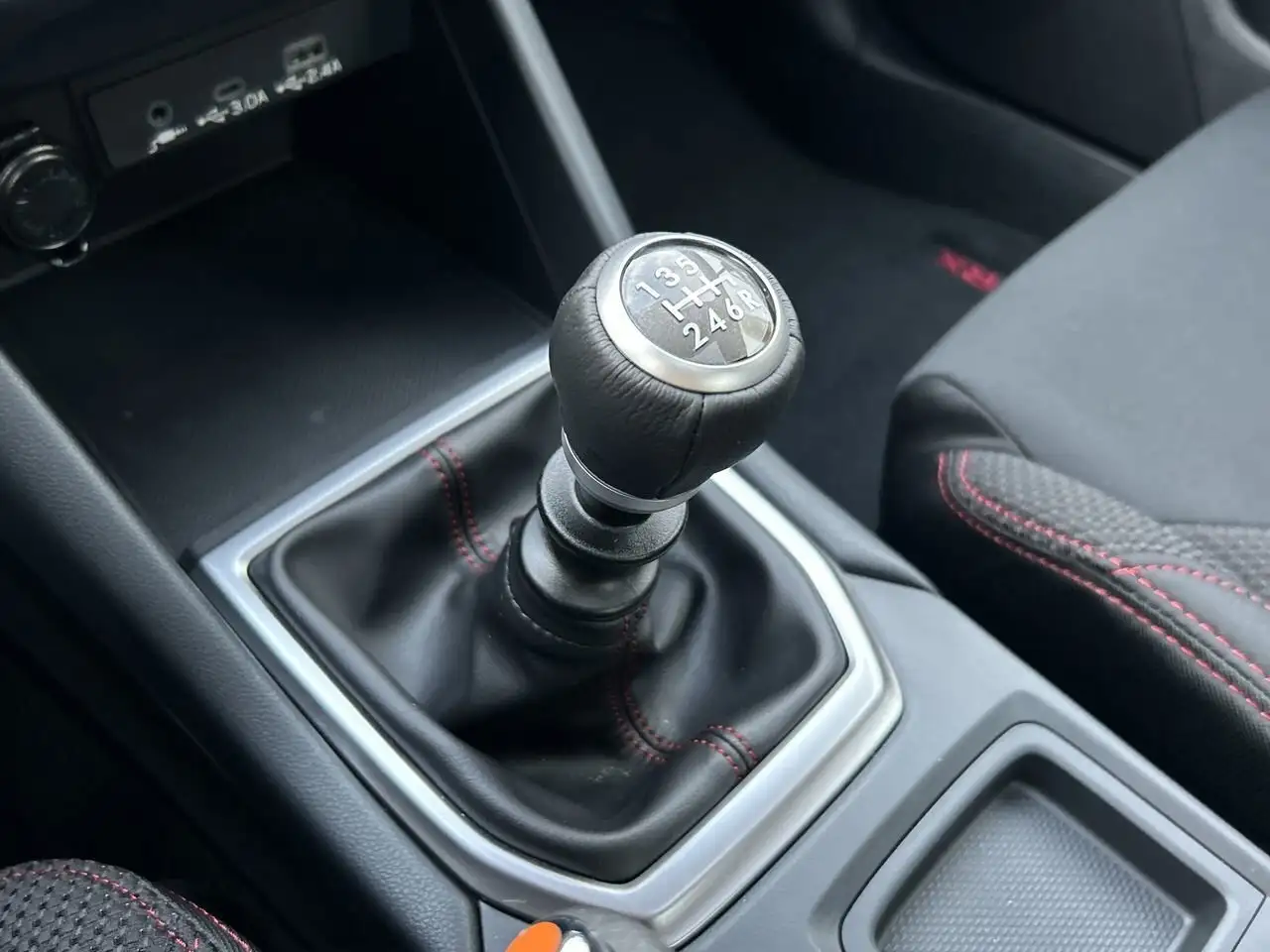 Subaru WRX снимка Subaru WRX