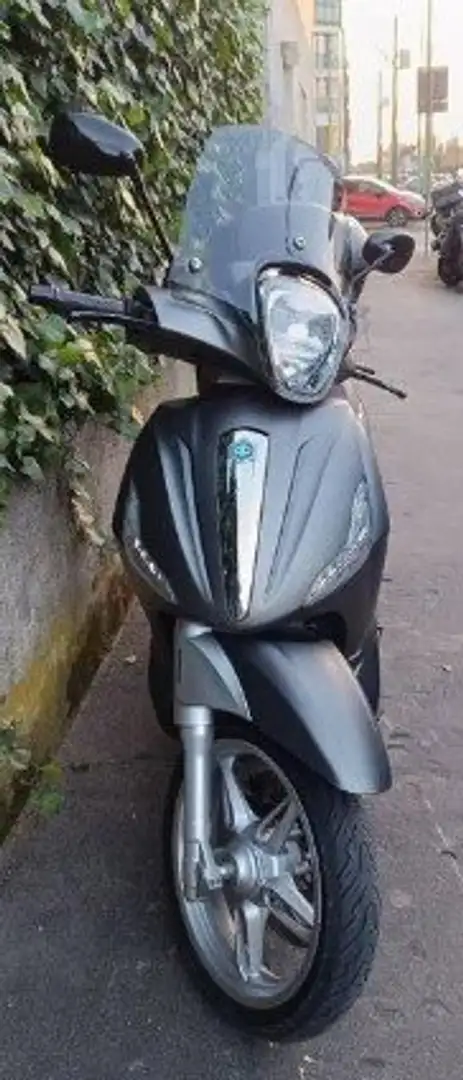 Piaggio Beverly 350 ABS - 1