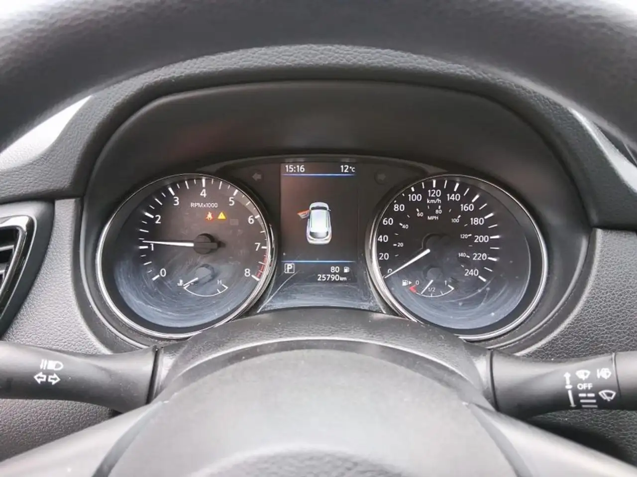 Nissan Qashqai снимка Nissan Qashqai