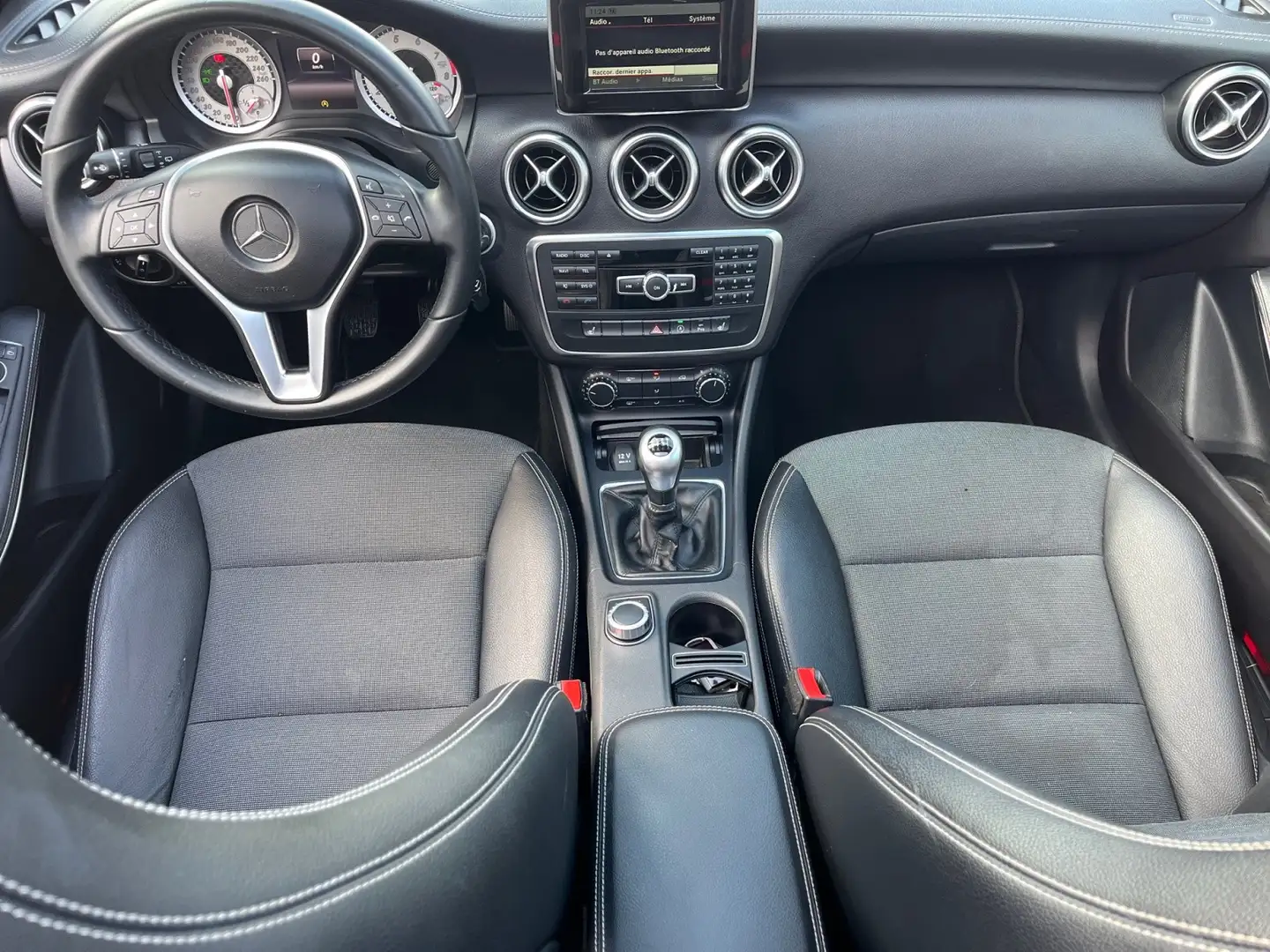 Mercedes-Benz A 180 Classe A 180 BlueEFFICIENCY Inspiration Noir - 2