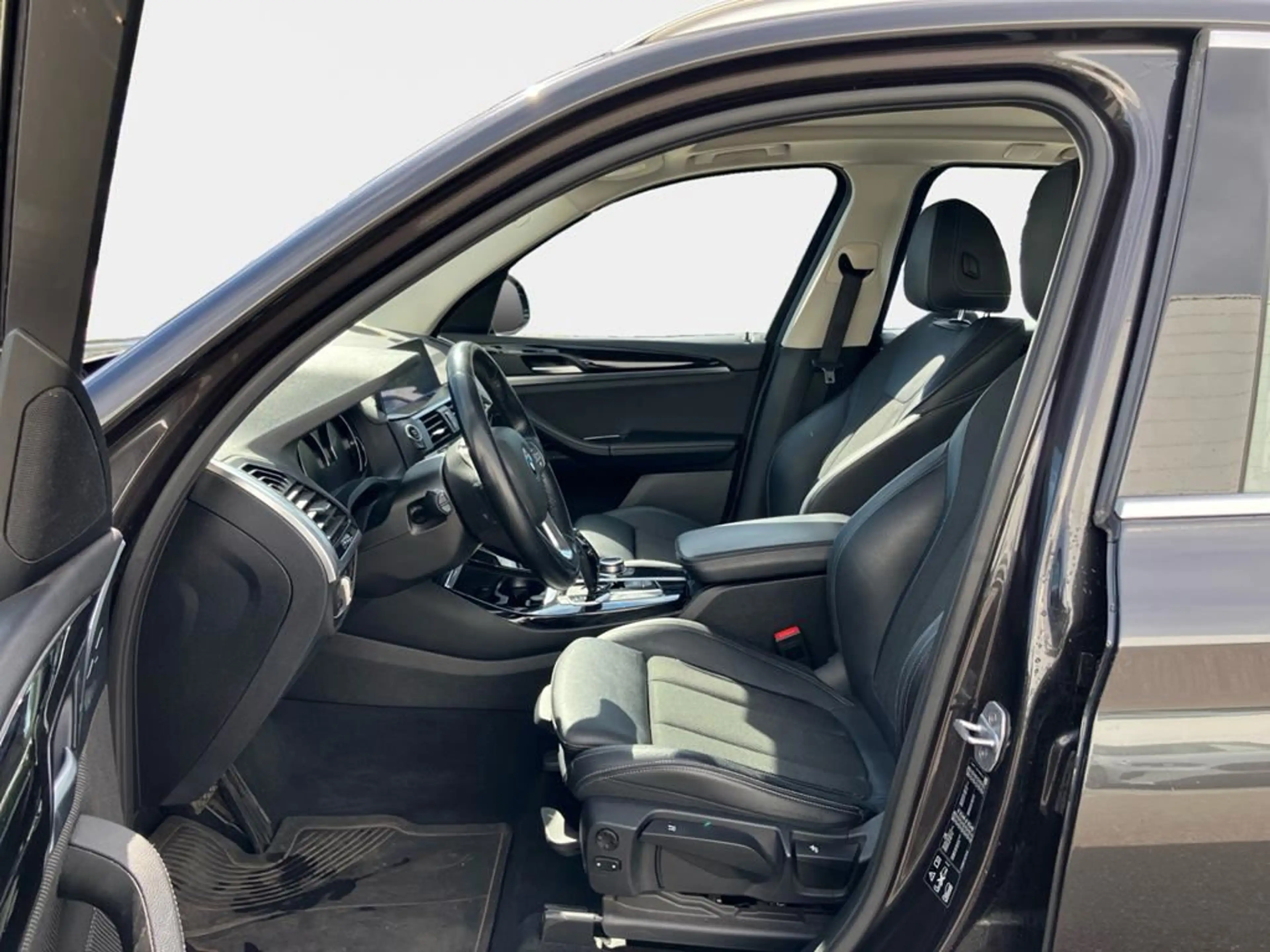 BMW X3 xLine — photo 7