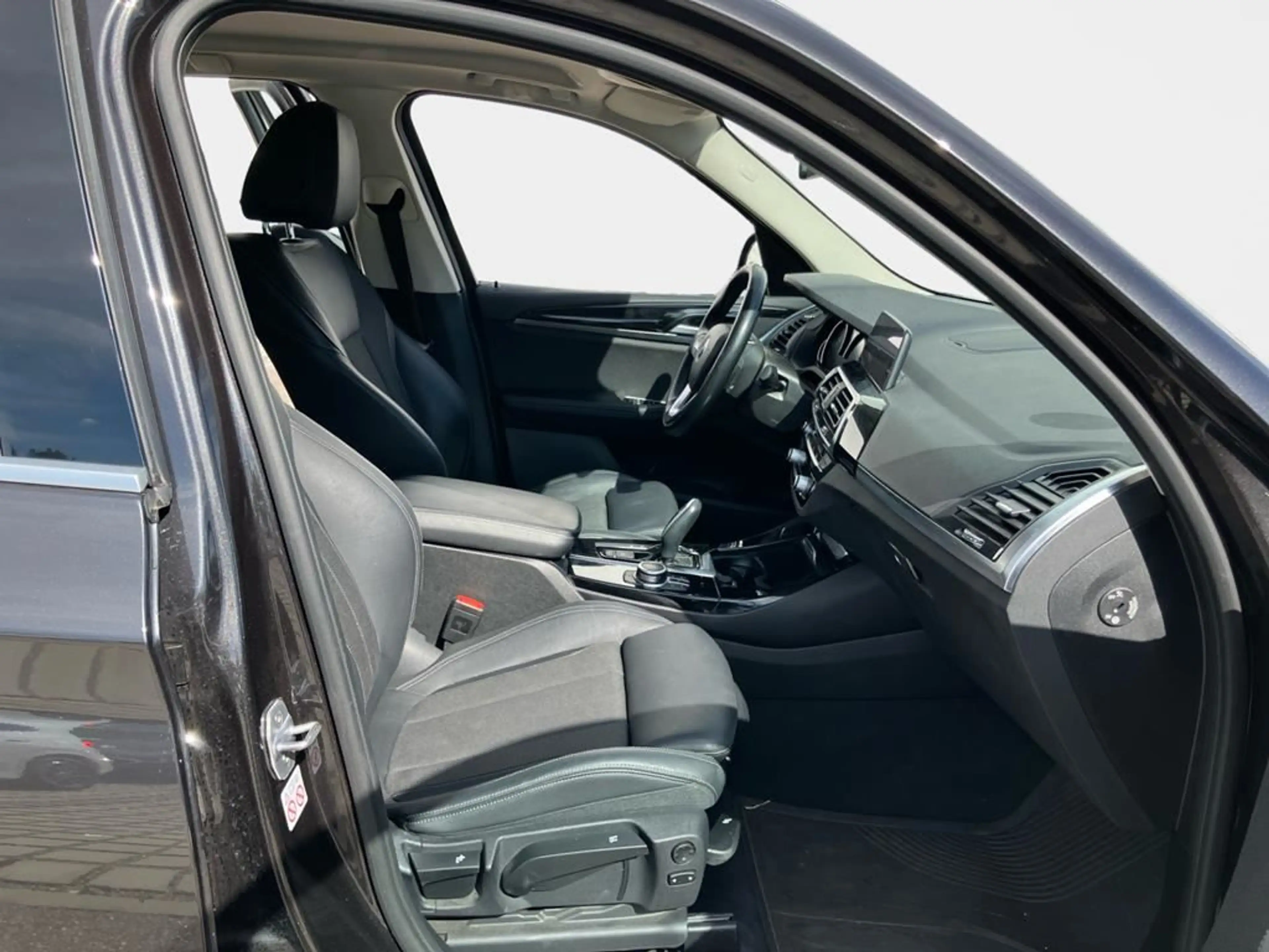 BMW X3 xLine — photo 13