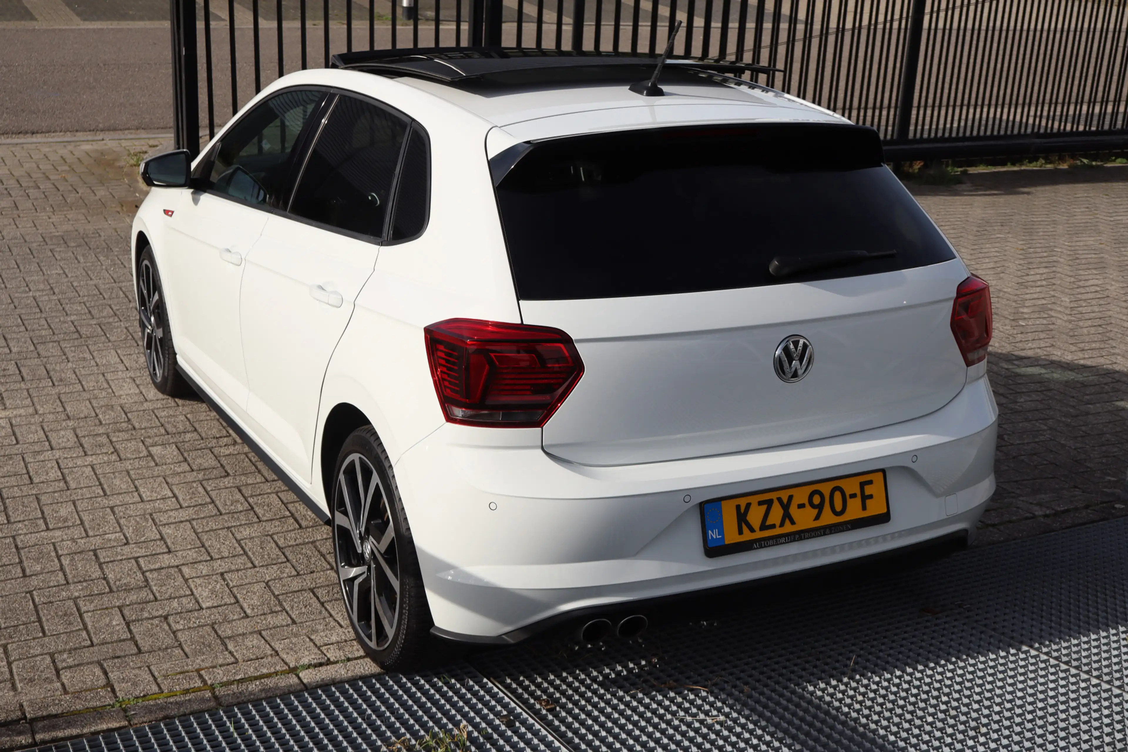 Volkswagen Polo GTI 2.0 TSI Panoramadak/Stoelverwarming/Apple carplay/ — photo 13