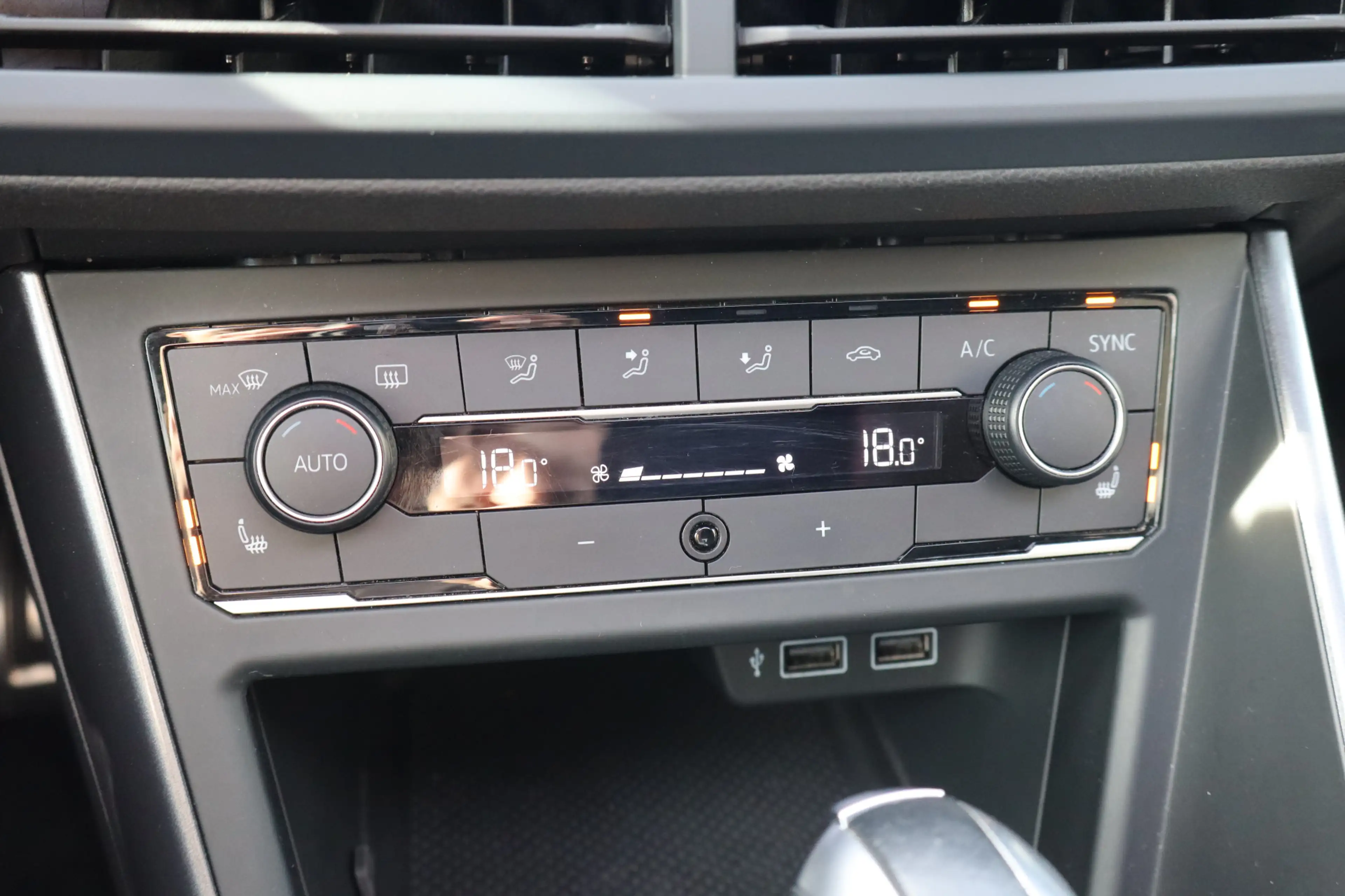 Volkswagen Polo GTI 2.0 TSI Panoramadak/Stoelverwarming/Apple carplay/ — photo 19
