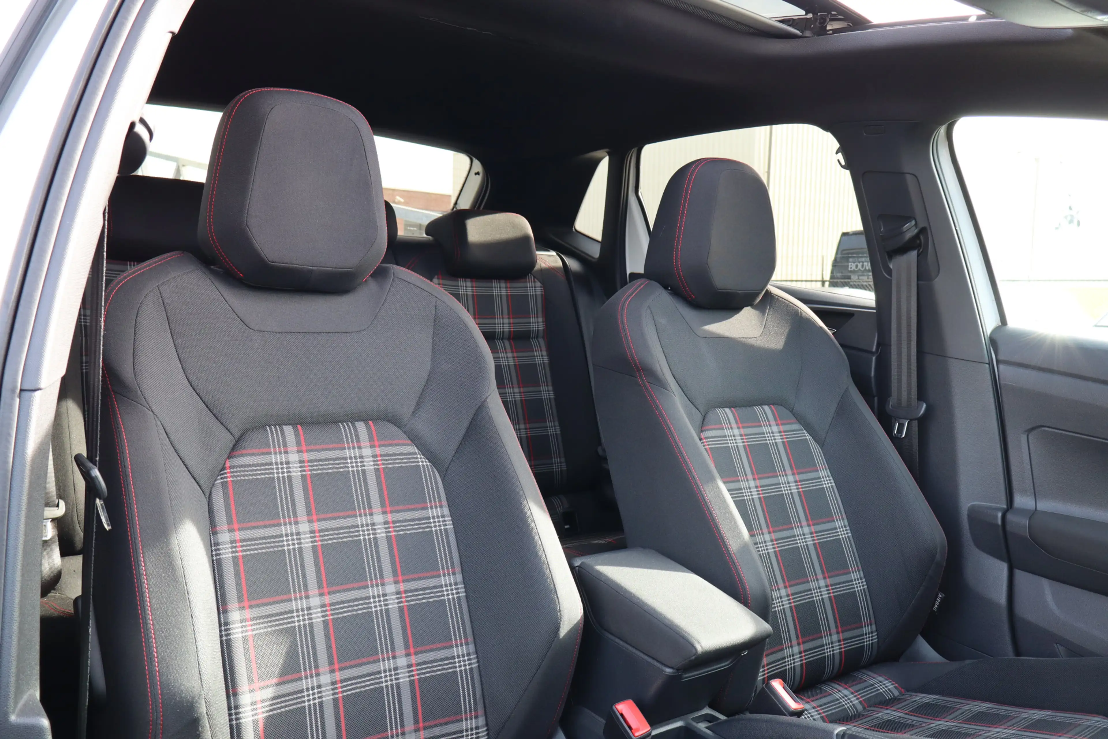 Volkswagen Polo GTI 2.0 TSI Panoramadak/Stoelverwarming/Apple carplay/ — photo 15