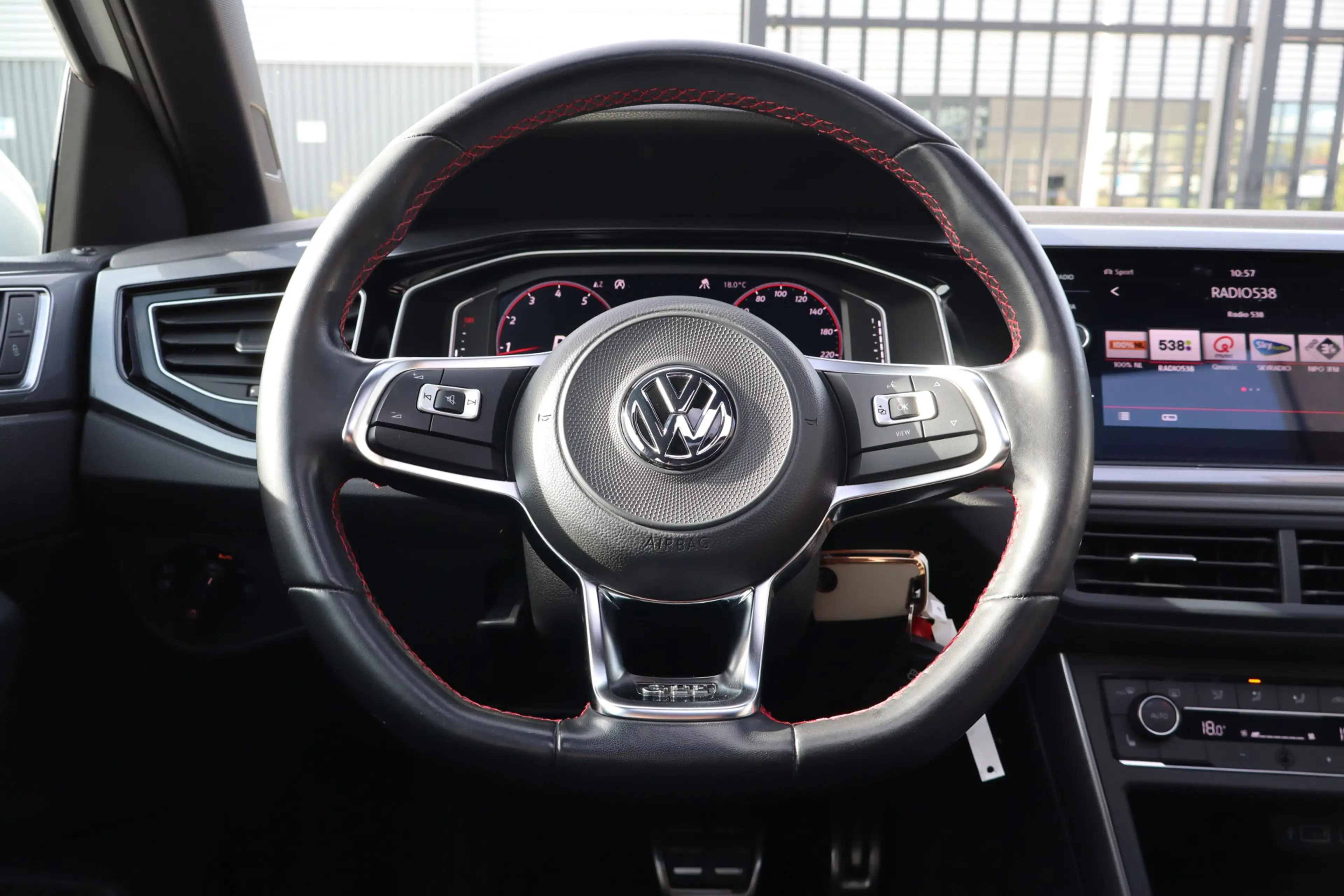 Volkswagen Polo GTI 2.0 TSI Panoramadak/Stoelverwarming/Apple carplay/ — photo 16