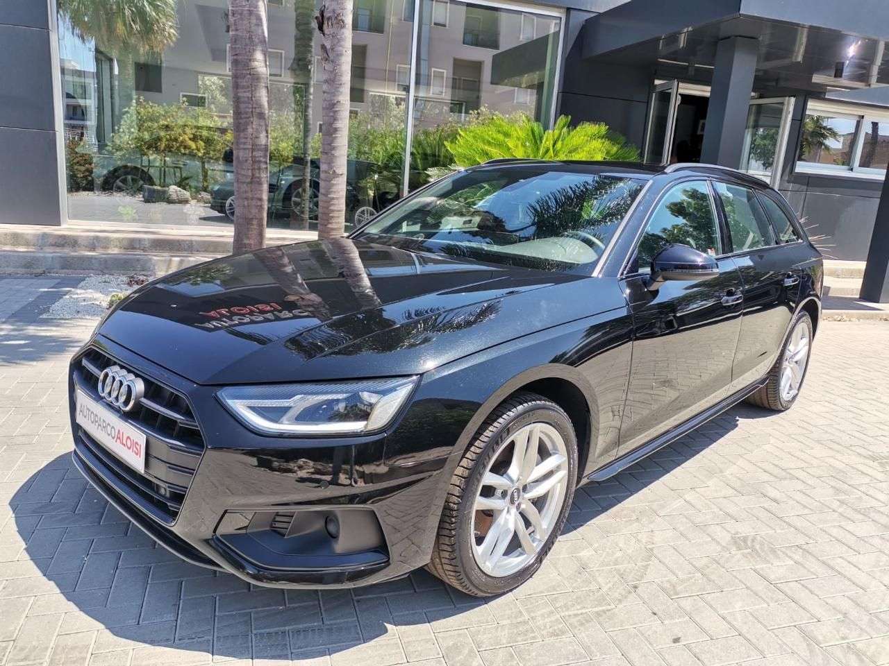 Audi A4 Avant 40 TDI S tronic TOTAL BLACK