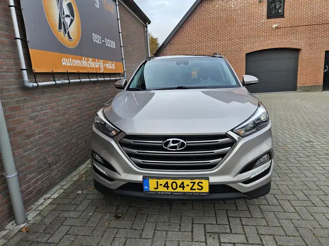 Hyundai Tucson view 2