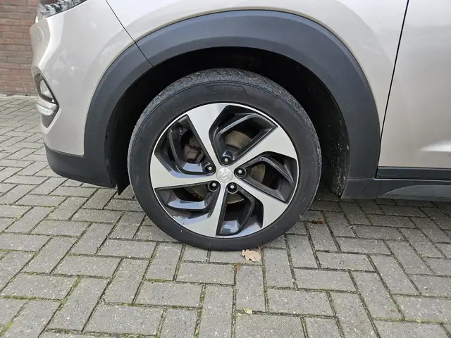 Hyundai Tucson view 4