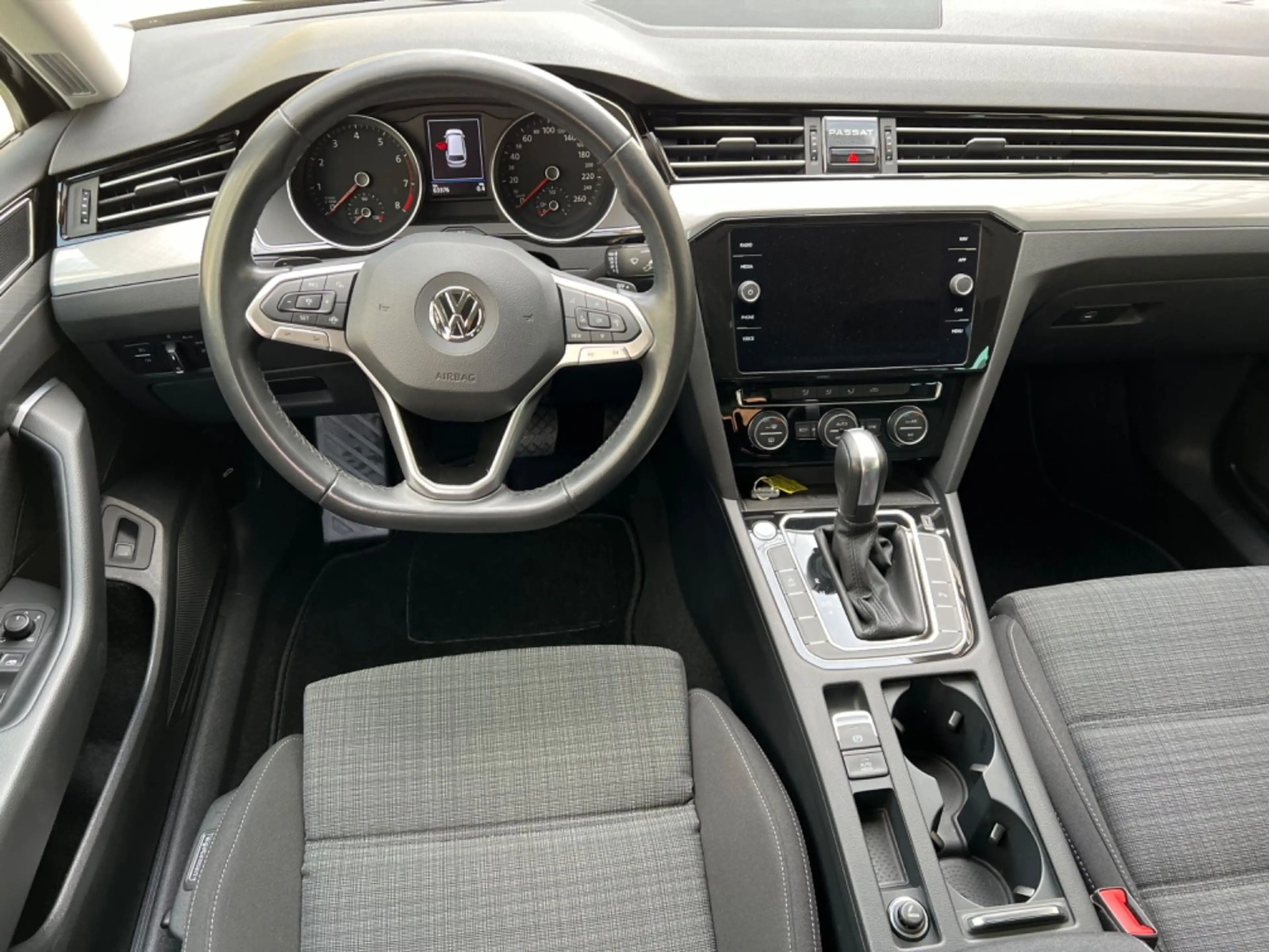 Volkswagen Passat Variant Business DSG AHK — photo 11