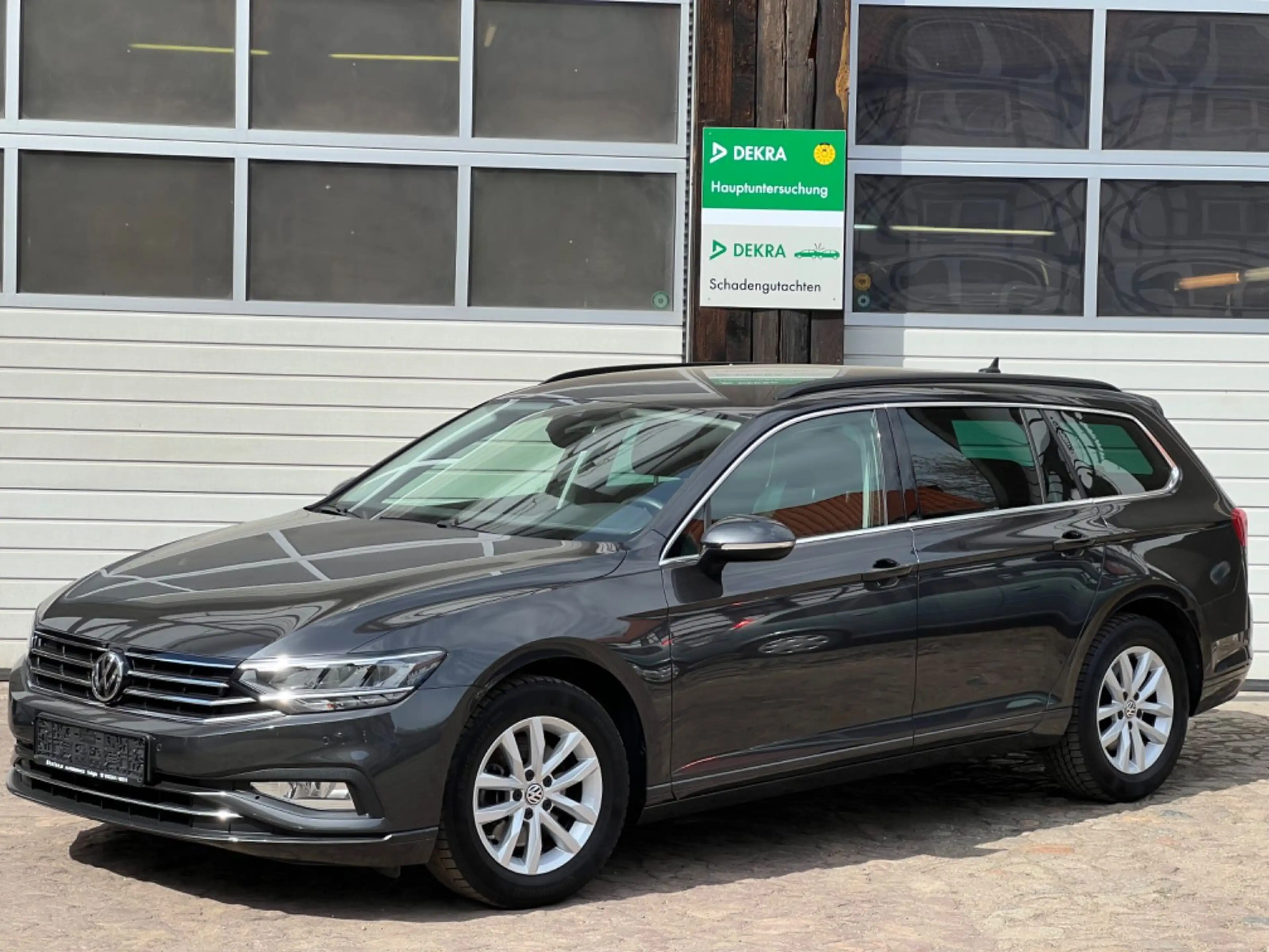 Volkswagen Passat Variant Business DSG AHK — photo 4