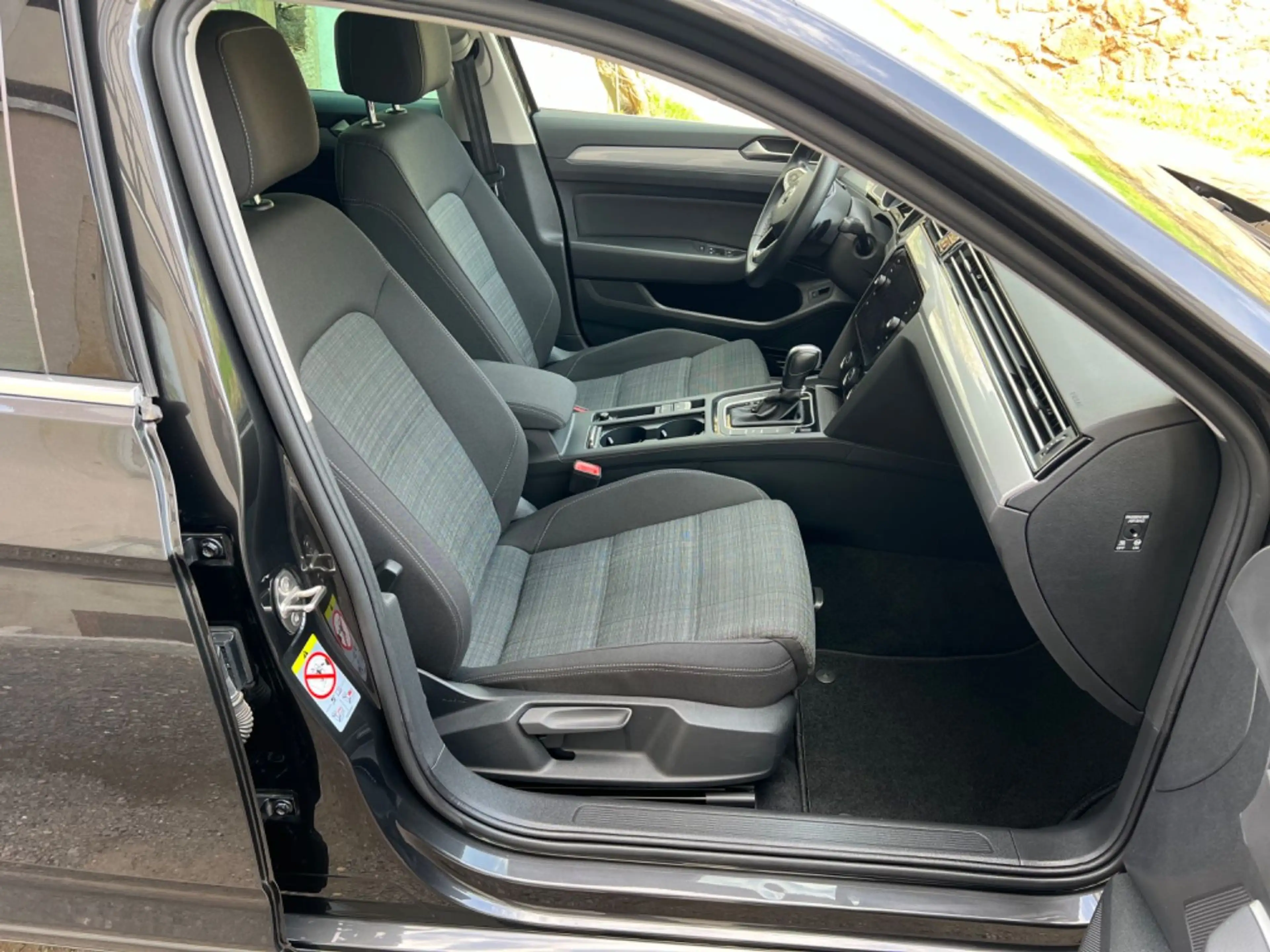 Volkswagen Passat Variant Business DSG AHK — photo 14