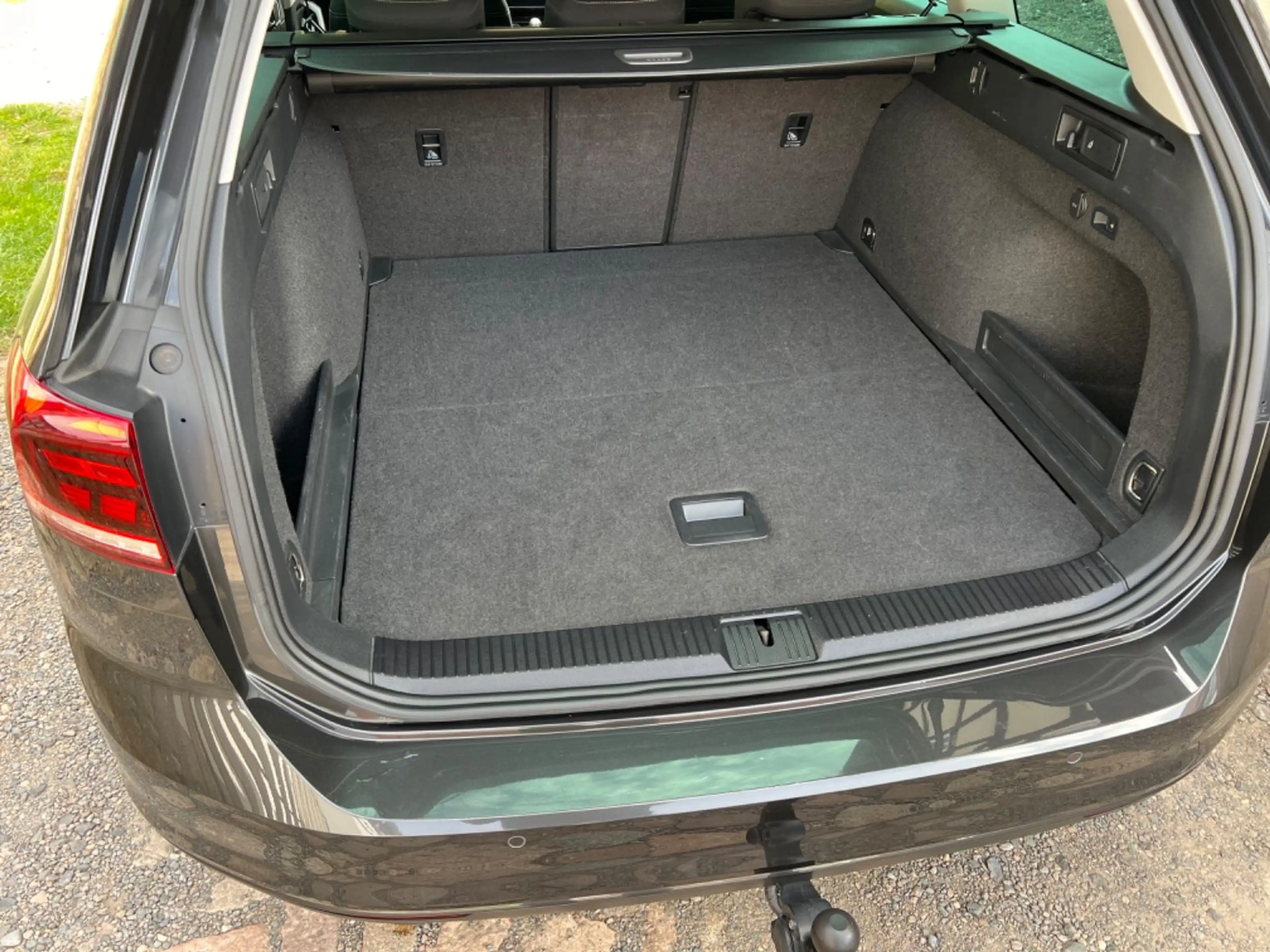 Volkswagen Passat Variant Business DSG AHK — photo 8
