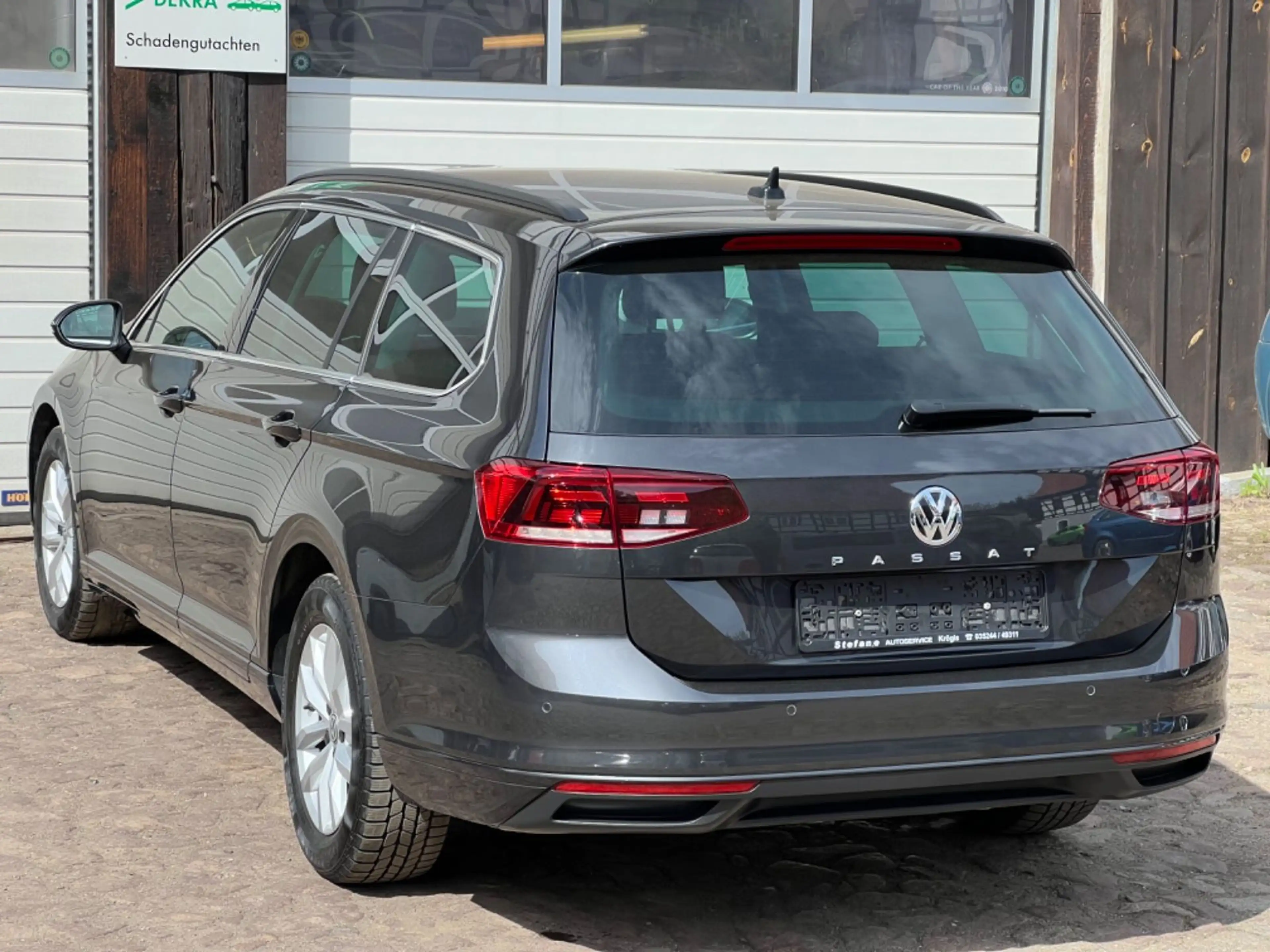 Volkswagen Passat Variant Business DSG AHK — photo 5