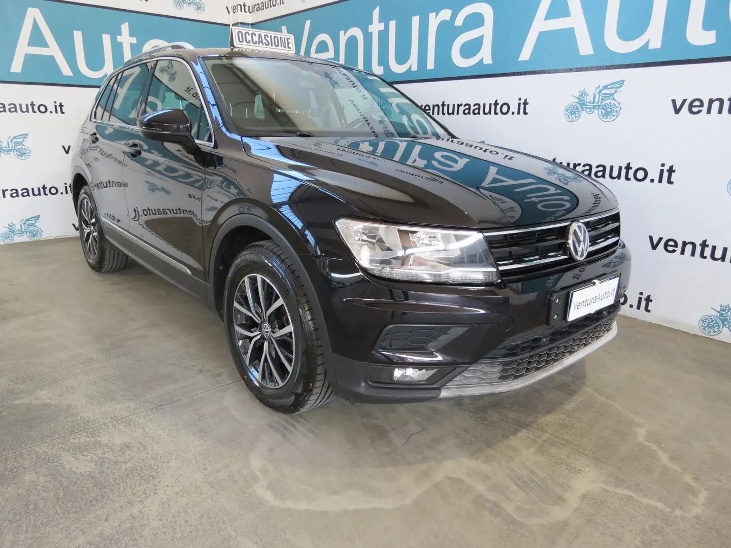 Volkswagen Tiguan 2.0 TDI 150 CV DSG BUSINESS 2WD Zwart - 1