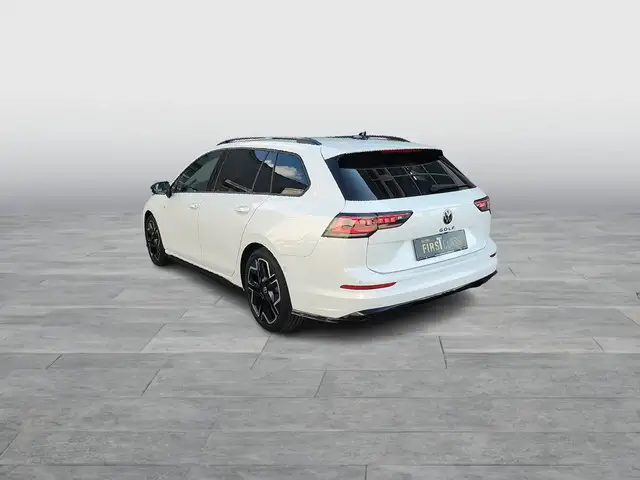 Volkswagen Golf view 4