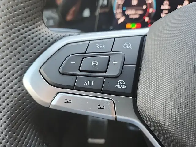Volkswagen Golf view 12