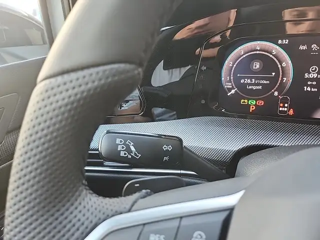 Volkswagen Golf view 11