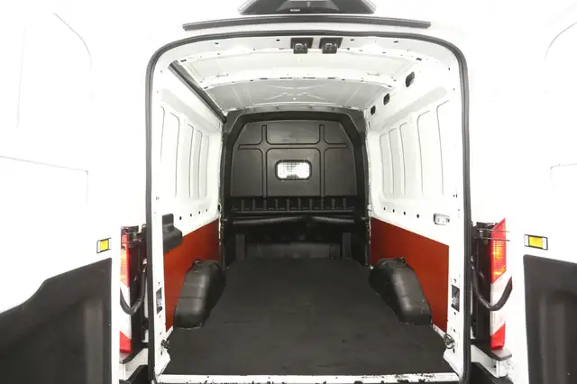 Ford Transit view 4