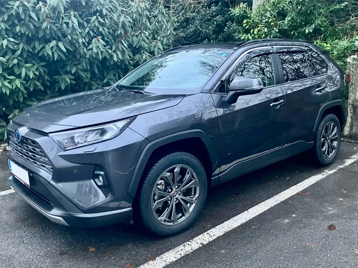 Toyota RAV 4 RAV4 2,5 Hybrid Active Drive 2WD Aut. Active Drive Grau - 1