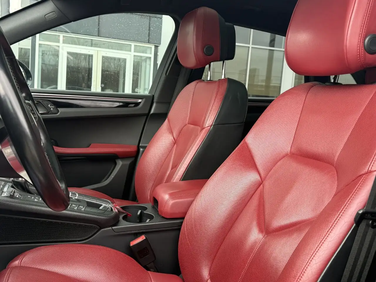 Porsche Macan снимка Porsche Macan