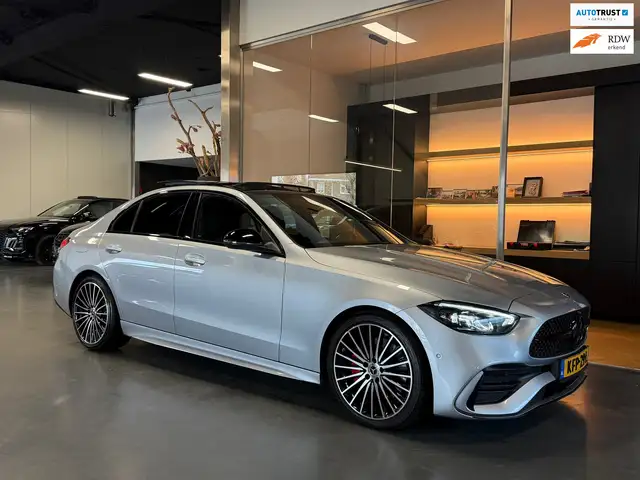 Mercedes-Benz C 180 AMG Night pakket Panorama Carbon Sfeerverl.