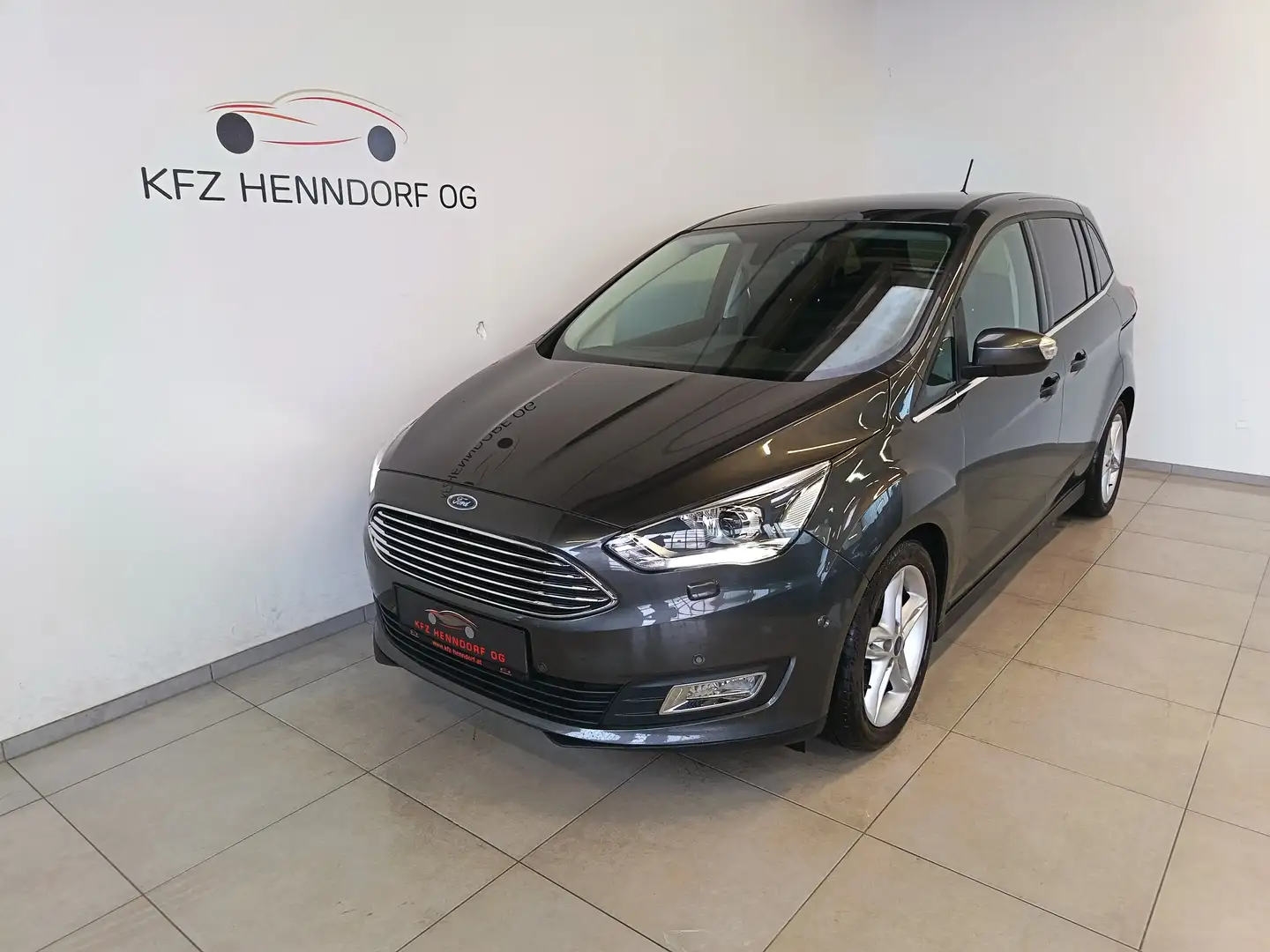 Ford Grand C-Max Titanium 1,5 TDCi Powershift ab € 250 / Monat Grau - 1