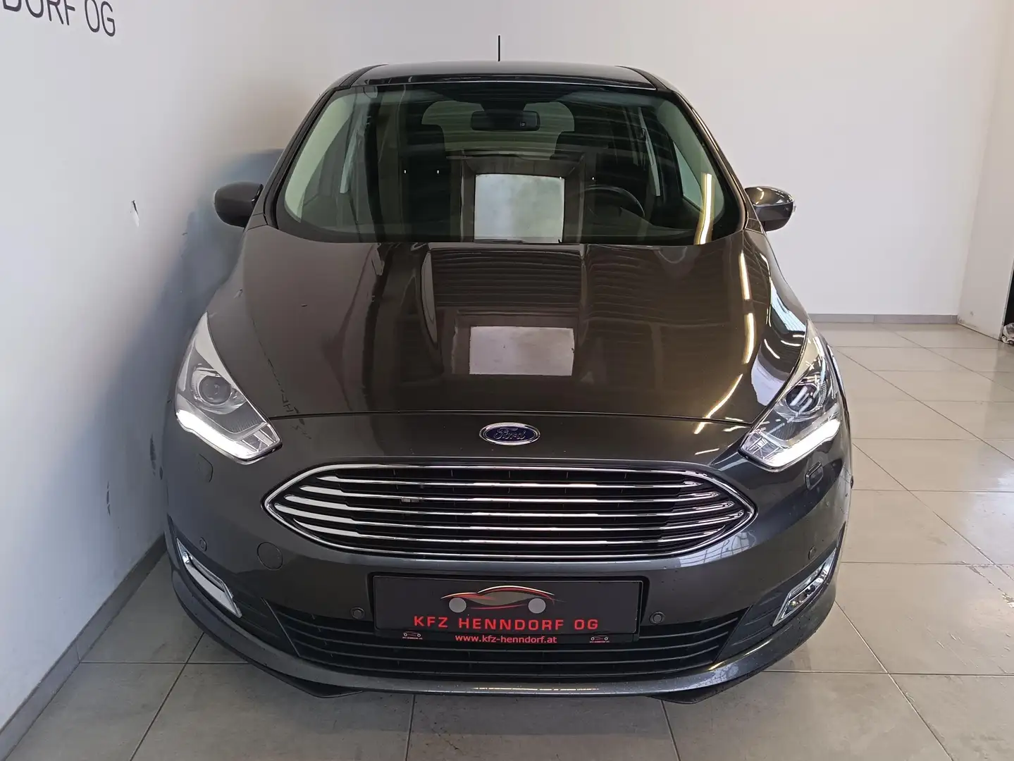Ford Grand C-Max Titanium 1,5 TDCi Powershift ab € 250 / Monat Grau - 2