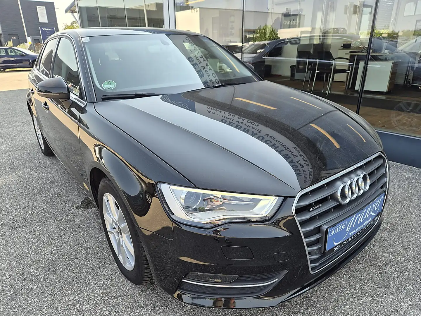 Audi A3 SB 2,0 TDI quattro Intense Schwarz - 2