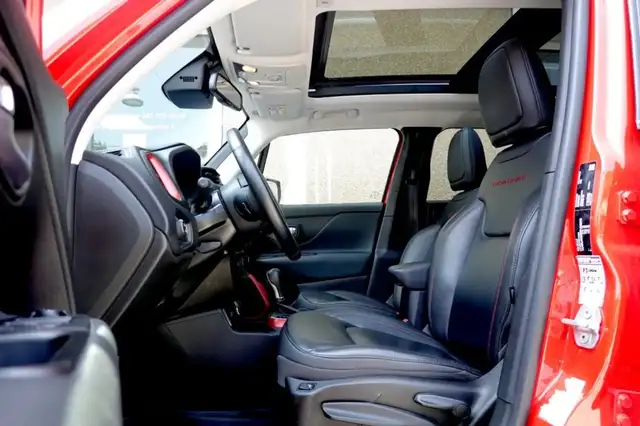 Jeep Renegade view 10