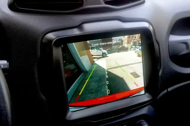 Jeep Renegade view 12